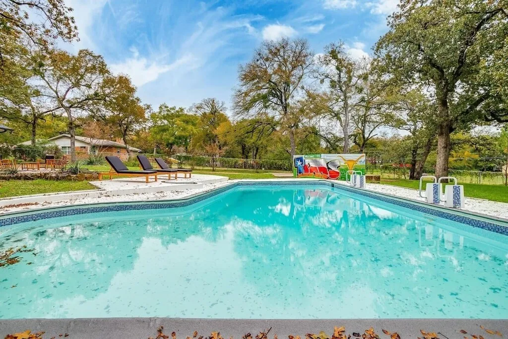 Single Family Residence For Sale in Dallas County , 2306 Cypress Drive, Grand Prairie, Texas 75050, 6 Bedroom, 7 Bathroom, Garage spaces, 4,010 Sqft, built in 1962, mls#21398943, Real Estate Agent in Grand Prairie, Homes For Sale in Dallas county, Homes For Sale in Grand Prairie, Realtor in Grand Prairie Texas, Real Estate Brokerage Independent Realty Texas, Luminita Cordes Realtor