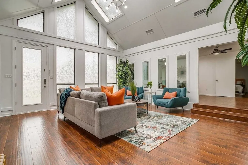 Single Family Residence For Sale in Dallas County , 2306 Cypress Drive, Grand Prairie, Texas 75050, 6 Bedroom, 7 Bathroom, Garage spaces, 4,010 Sqft, built in 1962, mls#21398943, Real Estate Agent in Grand Prairie, Homes For Sale in Dallas county, Homes For Sale in Grand Prairie, Realtor in Grand Prairie Texas, Real Estate Brokerage Independent Realty Texas, Luminita Cordes Realtor