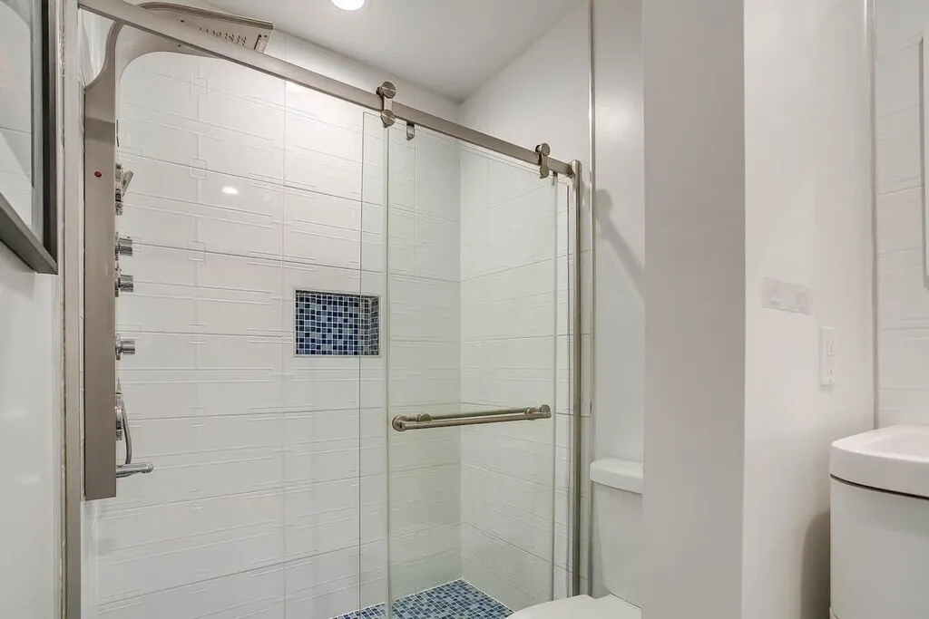 Single Family Residence For Sale in Dallas County , 2306 Cypress Drive, Grand Prairie, Texas 75050, 6 Bedroom, 7 Bathroom, Garage spaces, 4,010 Sqft, built in 1962, mls#21398943, Real Estate Agent in Grand Prairie, Homes For Sale in Dallas county, Homes For Sale in Grand Prairie, Realtor in Grand Prairie Texas, Real Estate Brokerage Independent Realty Texas, Luminita Cordes Realtor