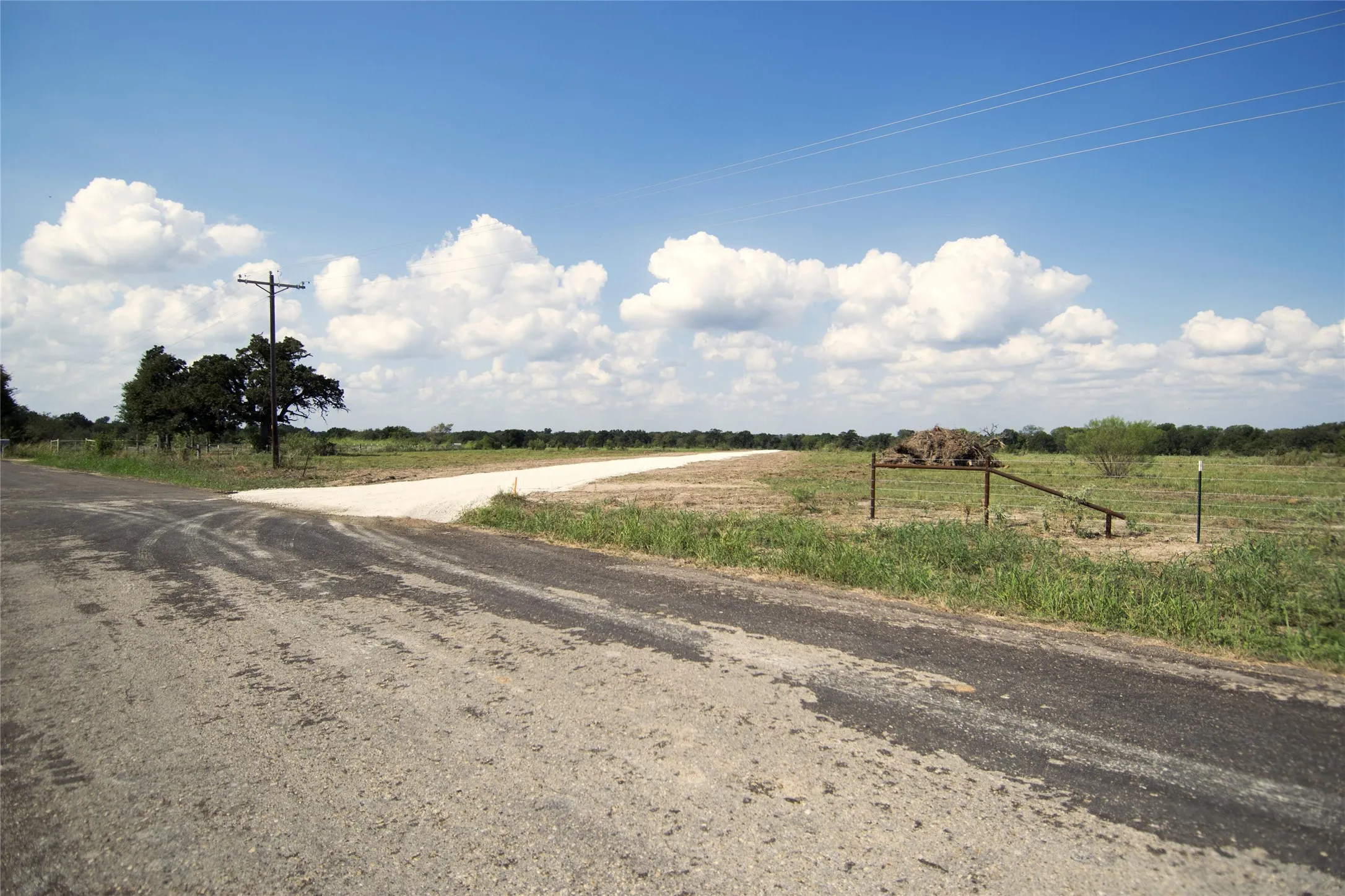 Unimproved Land For Sale in Limestone County , 0 TBD LCR 822, Groesbeck, Texas 76642, 0, 0, Garage spaces, 0 Sqft, built in 0, mls#21408293, Real Estate Agent in Groesbeck, Homes For Sale in Limestone county, Homes For Sale in Groesbeck, Realtor in Groesbeck Texas, Real Estate Brokerage Independent Realty Texas, Luminita Cordes Realtor