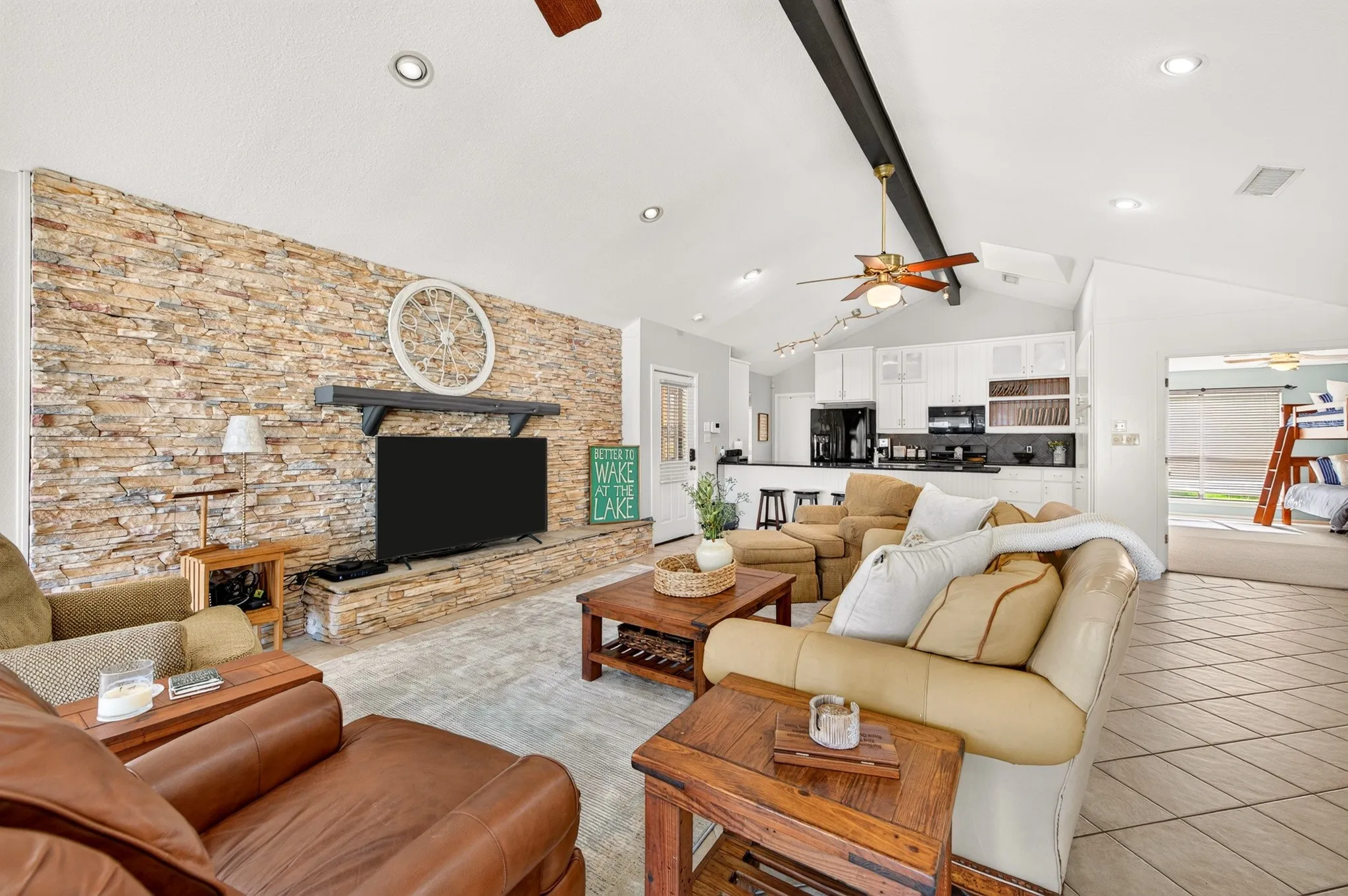 Single Family Residence For Sale in Palo Pinto County , 1004 Standing Cypress, Possum Kingdom Lake, Texas 76449, 4 Bedroom, 4 Bathroom, Garage spaces, 2,335 Sqft, built in 1978, mls#21408253, Real Estate Agent in Possum Kingdom Lake, Homes For Sale in Palo Pinto county, Homes For Sale in Possum Kingdom Lake, Realtor in Possum Kingdom Lake Texas, Real Estate Brokerage Independent Realty Texas, Luminita Cordes Realtor