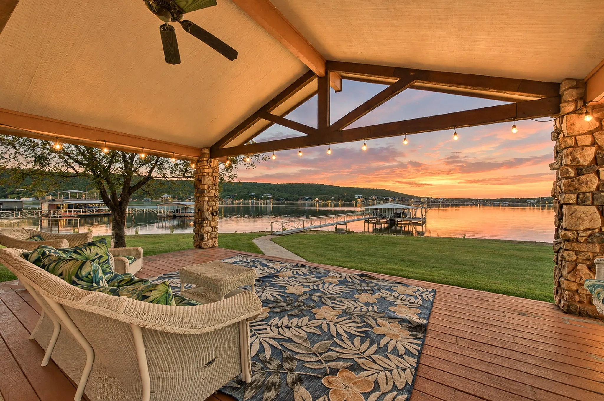Single Family Residence For Sale in Palo Pinto County , 1004 Standing Cypress, Possum Kingdom Lake, Texas 76449, 4 Bedroom, 4 Bathroom, Garage spaces, 2,335 Sqft, built in 1978, mls#21408253, Real Estate Agent in Possum Kingdom Lake, Homes For Sale in Palo Pinto county, Homes For Sale in Possum Kingdom Lake, Realtor in Possum Kingdom Lake Texas, Real Estate Brokerage Independent Realty Texas, Luminita Cordes Realtor