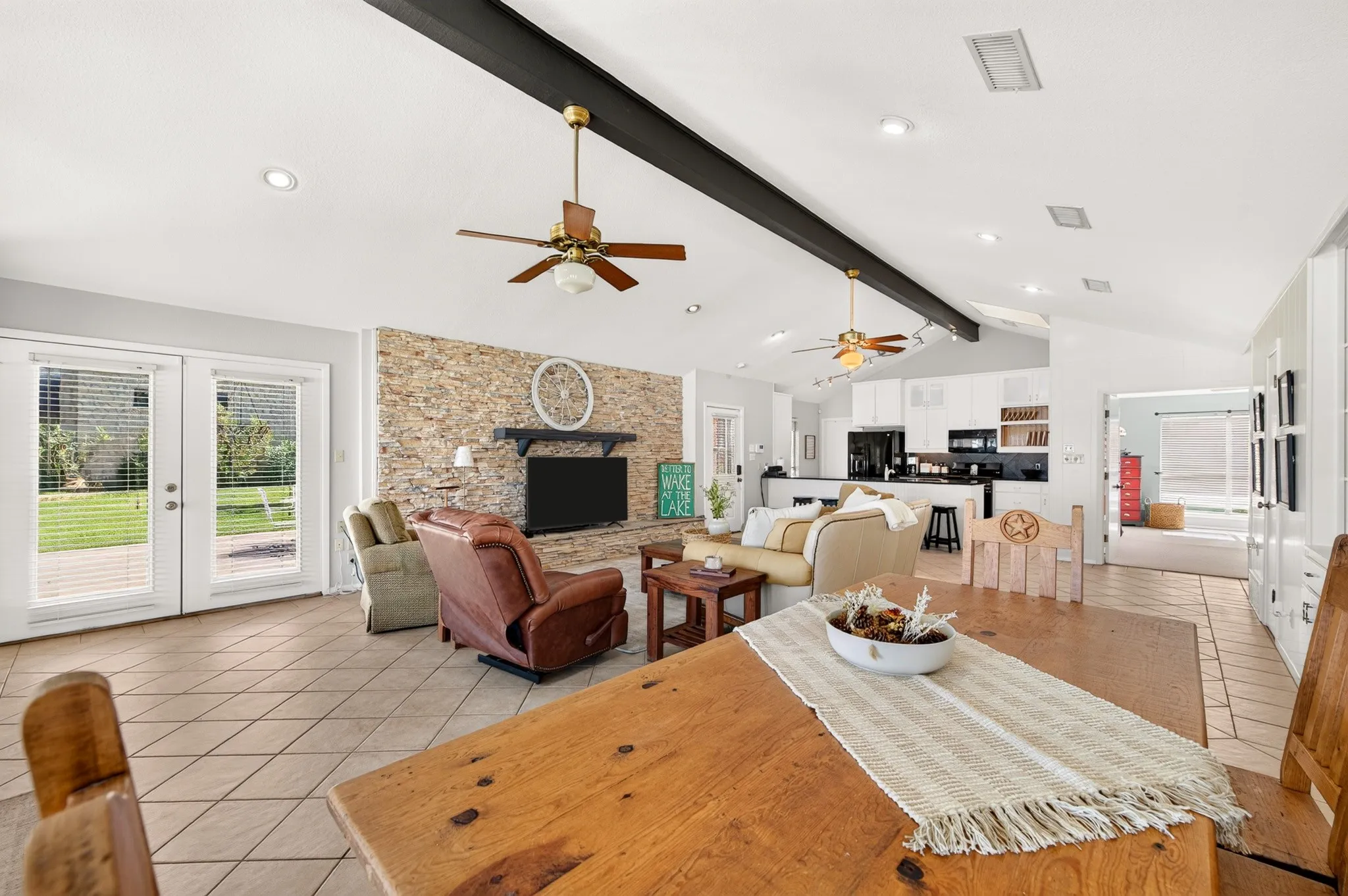 Single Family Residence For Sale in Palo Pinto County , 1004 Standing Cypress, Possum Kingdom Lake, Texas 76449, 4 Bedroom, 4 Bathroom, Garage spaces, 2,335 Sqft, built in 1978, mls#21408253, Real Estate Agent in Possum Kingdom Lake, Homes For Sale in Palo Pinto county, Homes For Sale in Possum Kingdom Lake, Realtor in Possum Kingdom Lake Texas, Real Estate Brokerage Independent Realty Texas, Luminita Cordes Realtor