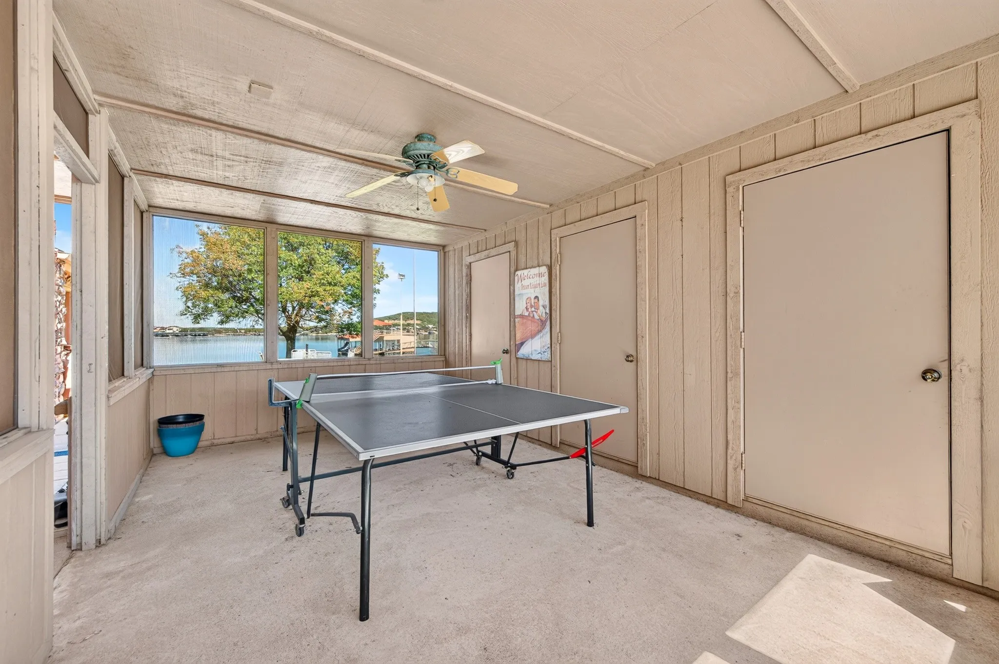 Screened porch w storage
