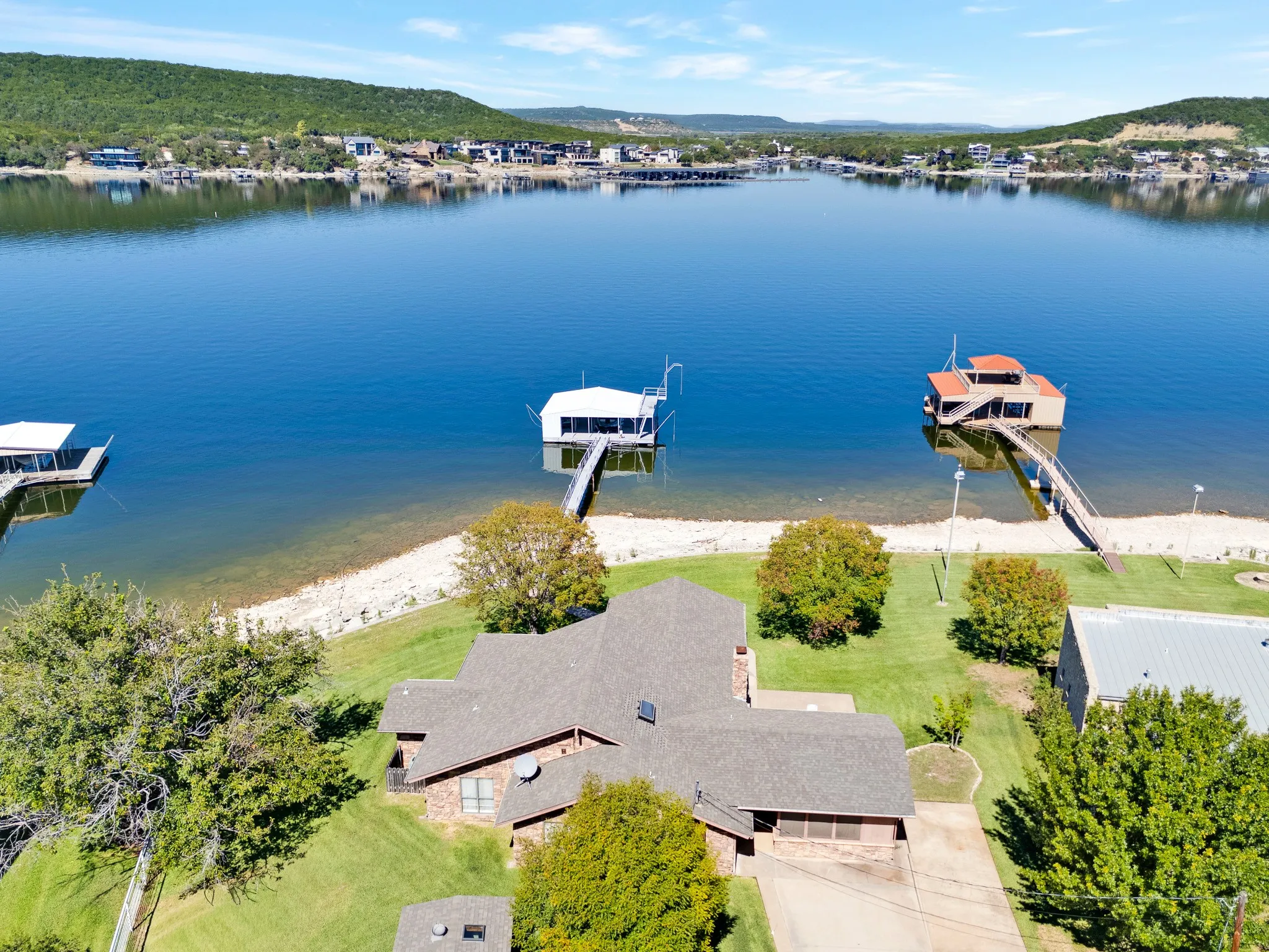 Single Family Residence For Sale in Palo Pinto County , 1004 Standing Cypress, Possum Kingdom Lake, Texas 76449, 4 Bedroom, 4 Bathroom, Garage spaces, 2,335 Sqft, built in 1978, mls#21408253, Real Estate Agent in Possum Kingdom Lake, Homes For Sale in Palo Pinto county, Homes For Sale in Possum Kingdom Lake, Realtor in Possum Kingdom Lake Texas, Real Estate Brokerage Independent Realty Texas, Luminita Cordes Realtor