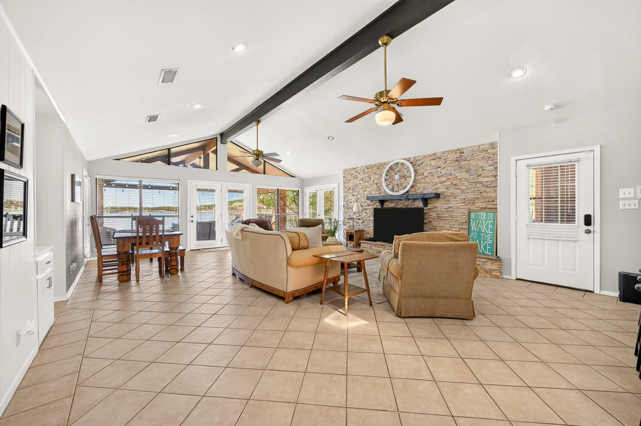 Single Family Residence For Sale in Palo Pinto County , 1004 Standing Cypress, Possum Kingdom Lake, Texas 76449, 4 Bedroom, 4 Bathroom, Garage spaces, 2,335 Sqft, built in 1978, mls#21408253, Real Estate Agent in Possum Kingdom Lake, Homes For Sale in Palo Pinto county, Homes For Sale in Possum Kingdom Lake, Realtor in Possum Kingdom Lake Texas, Real Estate Brokerage Independent Realty Texas, Luminita Cordes Realtor