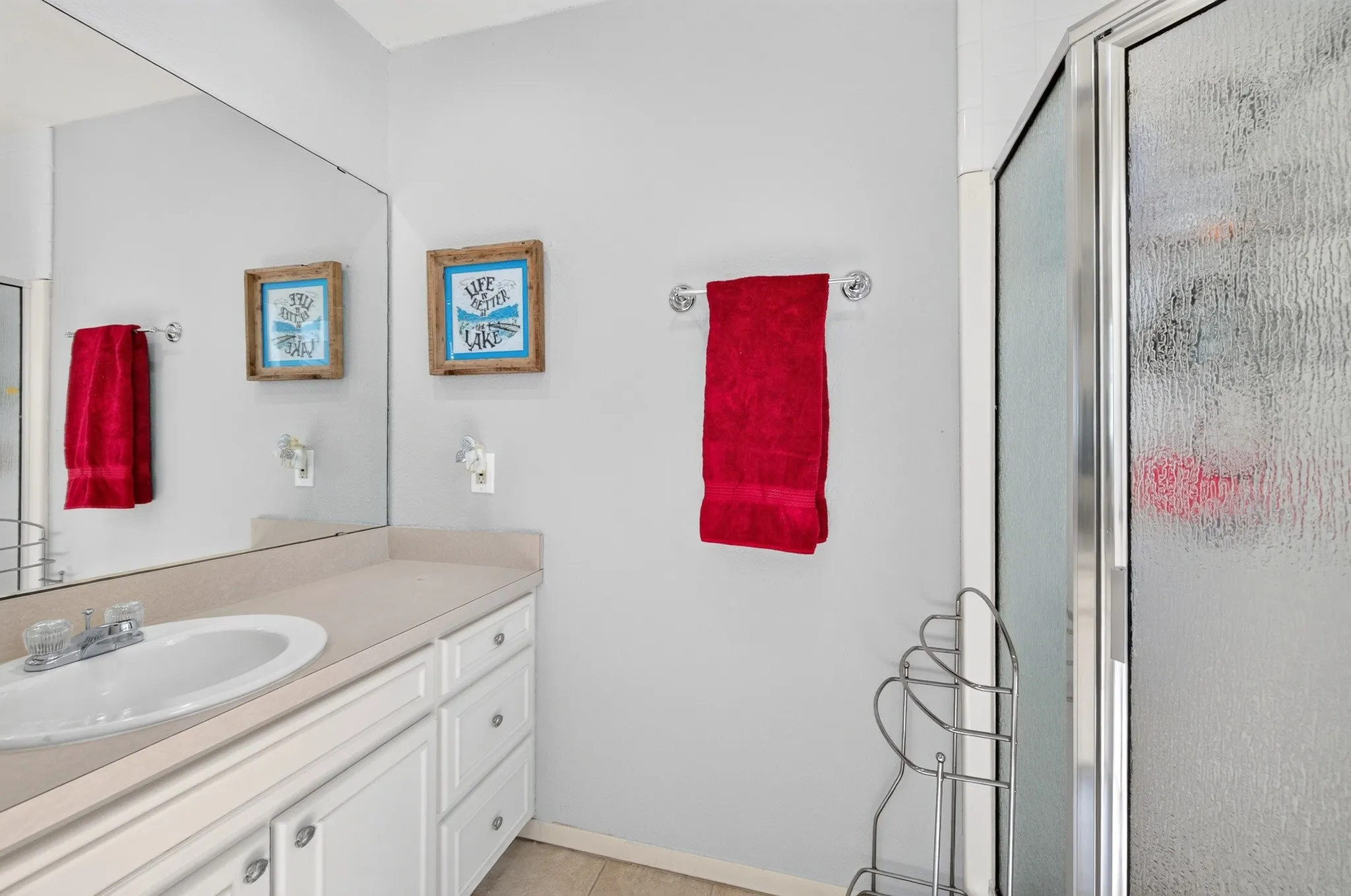 Single Family Residence For Sale in Palo Pinto County , 1004 Standing Cypress, Possum Kingdom Lake, Texas 76449, 4 Bedroom, 4 Bathroom, Garage spaces, 2,335 Sqft, built in 1978, mls#21408253, Real Estate Agent in Possum Kingdom Lake, Homes For Sale in Palo Pinto county, Homes For Sale in Possum Kingdom Lake, Realtor in Possum Kingdom Lake Texas, Real Estate Brokerage Independent Realty Texas, Luminita Cordes Realtor