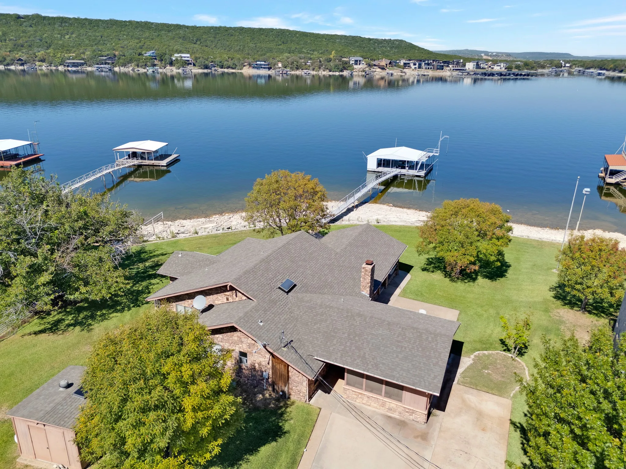 Single Family Residence For Sale in Palo Pinto County , 1004 Standing Cypress, Possum Kingdom Lake, Texas 76449, 4 Bedroom, 4 Bathroom, Garage spaces, 2,335 Sqft, built in 1978, mls#21408253, Real Estate Agent in Possum Kingdom Lake, Homes For Sale in Palo Pinto county, Homes For Sale in Possum Kingdom Lake, Realtor in Possum Kingdom Lake Texas, Real Estate Brokerage Independent Realty Texas, Luminita Cordes Realtor