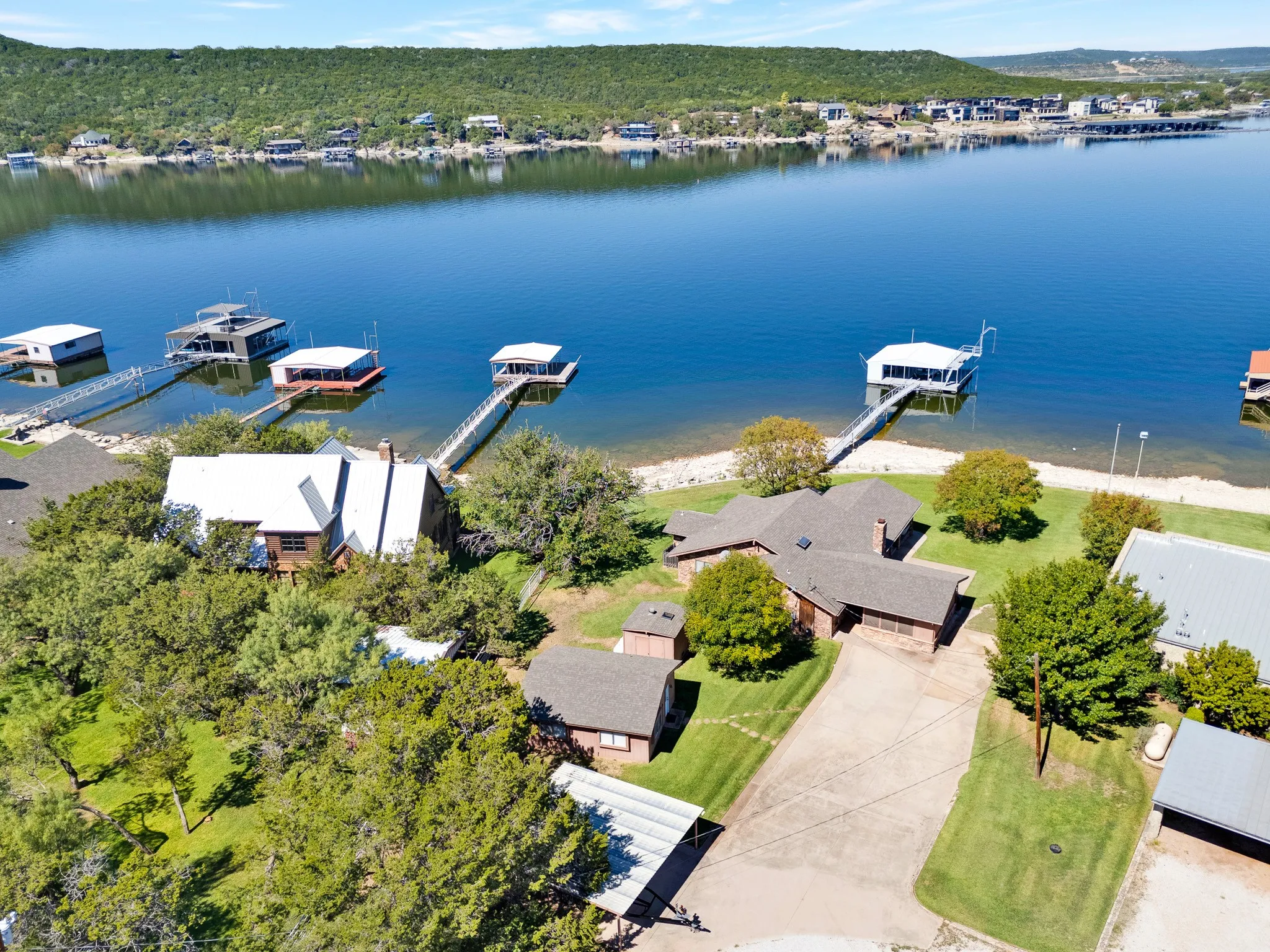 Single Family Residence For Sale in Palo Pinto County , 1004 Standing Cypress, Possum Kingdom Lake, Texas 76449, 4 Bedroom, 4 Bathroom, Garage spaces, 2,335 Sqft, built in 1978, mls#21408253, Real Estate Agent in Possum Kingdom Lake, Homes For Sale in Palo Pinto county, Homes For Sale in Possum Kingdom Lake, Realtor in Possum Kingdom Lake Texas, Real Estate Brokerage Independent Realty Texas, Luminita Cordes Realtor