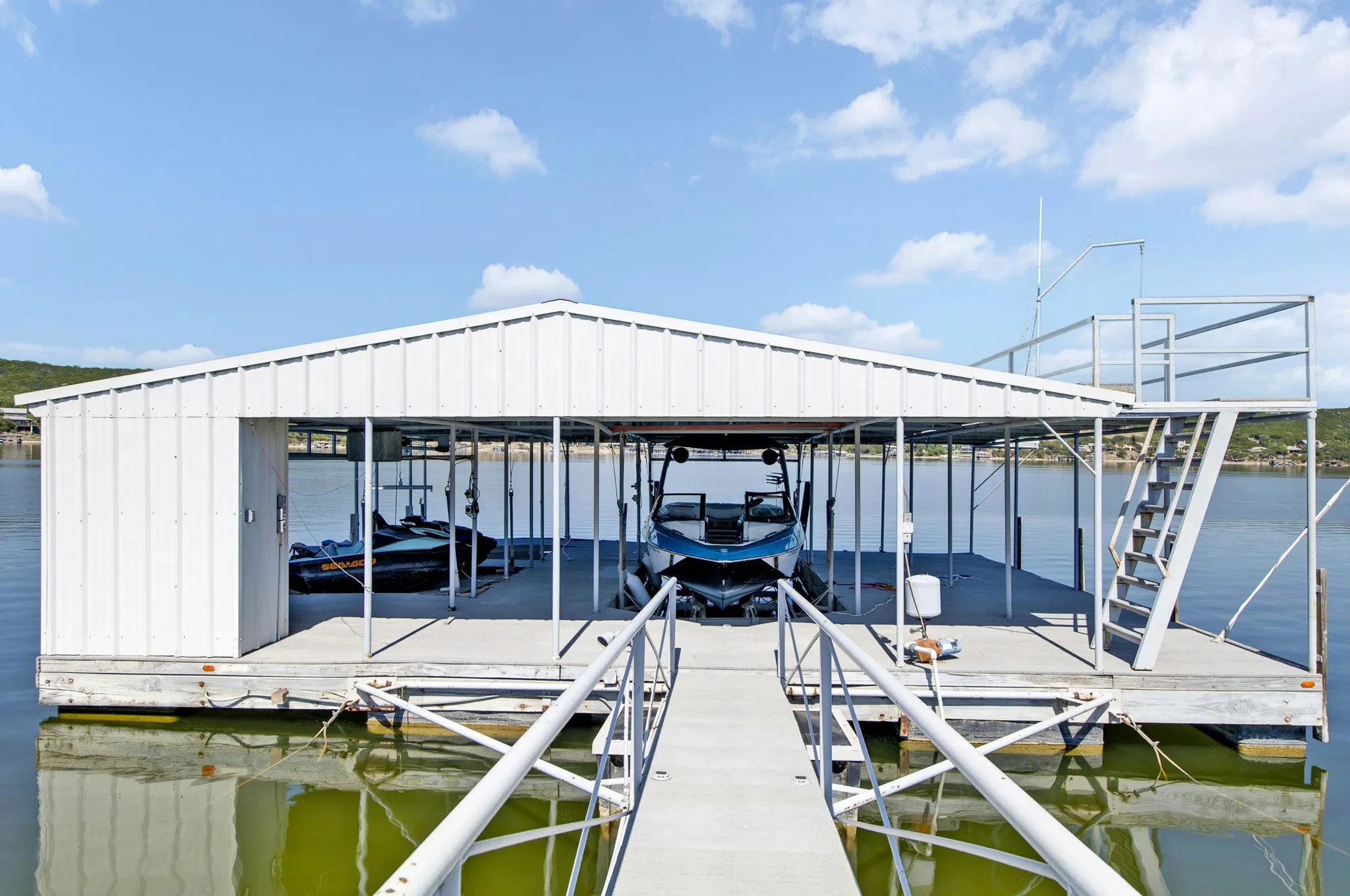 Single Family Residence For Sale in Palo Pinto County , 1004 Standing Cypress, Possum Kingdom Lake, Texas 76449, 4 Bedroom, 4 Bathroom, Garage spaces, 2,335 Sqft, built in 1978, mls#21408253, Real Estate Agent in Possum Kingdom Lake, Homes For Sale in Palo Pinto county, Homes For Sale in Possum Kingdom Lake, Realtor in Possum Kingdom Lake Texas, Real Estate Brokerage Independent Realty Texas, Luminita Cordes Realtor