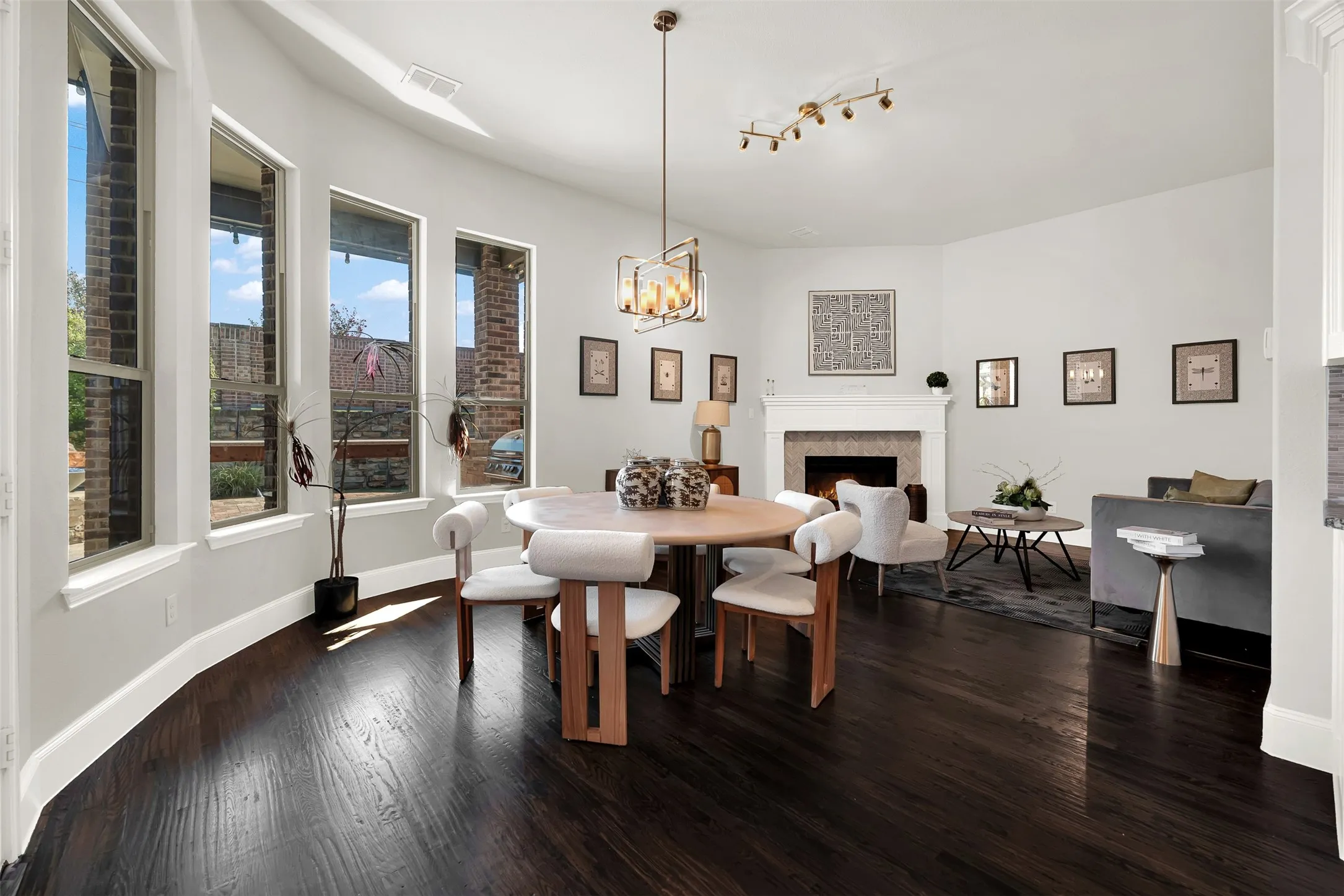 Single Family Residence For Sale in Denton County , 6174 Forefront Avenue, Frisco, Texas 75036, 5 Bedroom, 6 Bathroom, 3 Garage spaces, 4,626 Sqft, built in 2016, mls#21406056, Real Estate Agent in Frisco, Homes For Sale in Denton county, Homes For Sale in Frisco, Realtor in Frisco Texas, Real Estate Brokerage Independent Realty Texas, Luminita Cordes Realtor