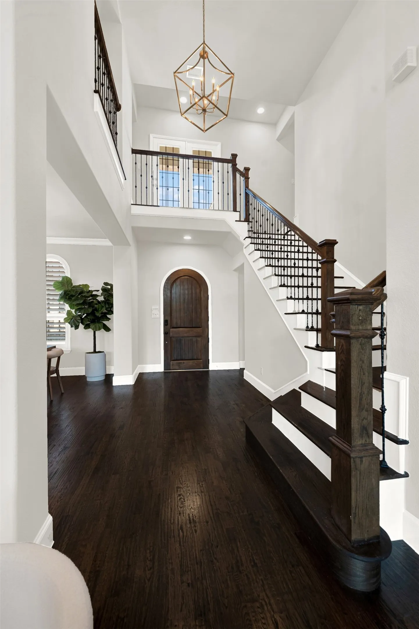 Single Family Residence For Sale in Denton County , 6174 Forefront Avenue, Frisco, Texas 75036, 5 Bedroom, 6 Bathroom, 3 Garage spaces, 4,626 Sqft, built in 2016, mls#21406056, Real Estate Agent in Frisco, Homes For Sale in Denton county, Homes For Sale in Frisco, Realtor in Frisco Texas, Real Estate Brokerage Independent Realty Texas, Luminita Cordes Realtor