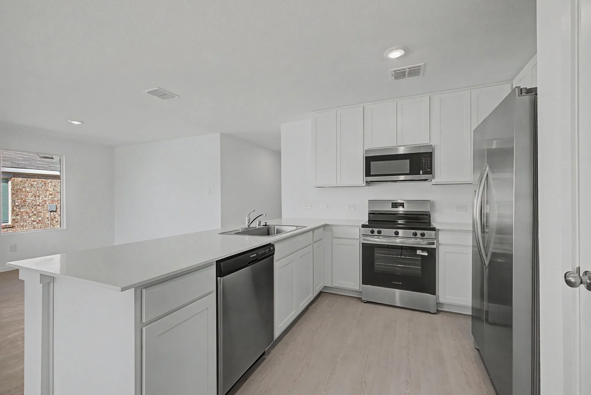 Single Family Residence For Rent in Johnson County , 916 Prestonwood Lane, Keene, Texas 76031, 4 Bedroom, 2 Bathroom, 2 Garage spaces, 1,720 Sqft, built in 2026, mls#21405812, Real Estate Agent in Keene, Homes For Rent in Johnson county, Homes For Rent in Keene, Realtor in Keene Texas, Real Estate Brokerage Independent Realty Texas, Luminita Cordes Realtor