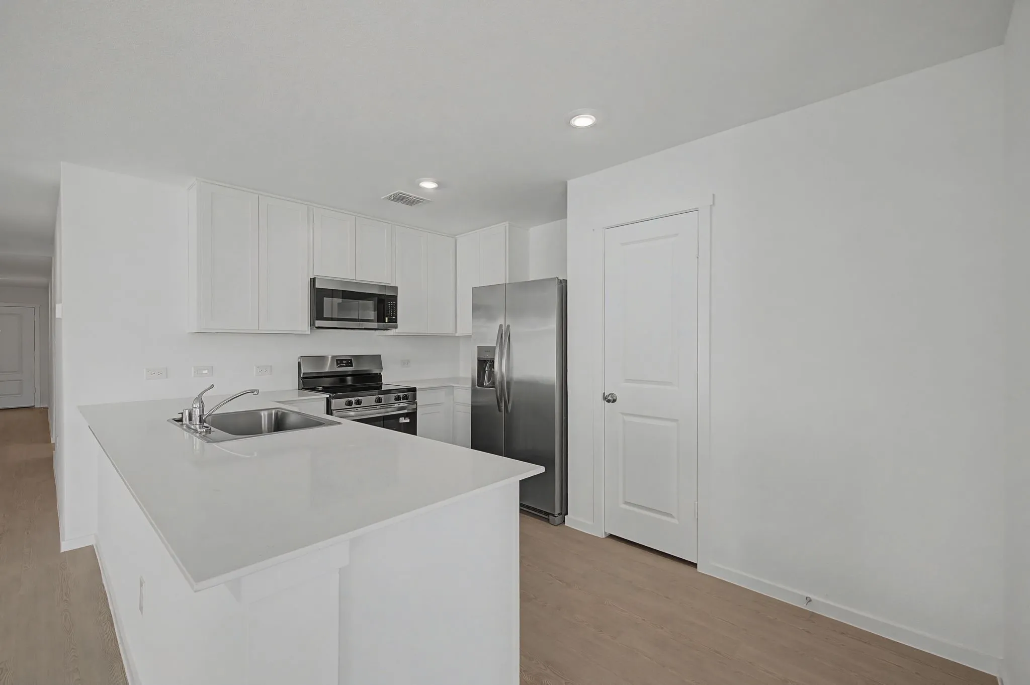 Single Family Residence For Rent in Johnson County , 916 Prestonwood Lane, Keene, Texas 76031, 4 Bedroom, 2 Bathroom, 2 Garage spaces, 1,720 Sqft, built in 2026, mls#21405812, Real Estate Agent in Keene, Homes For Rent in Johnson county, Homes For Rent in Keene, Realtor in Keene Texas, Real Estate Brokerage Independent Realty Texas, Luminita Cordes Realtor