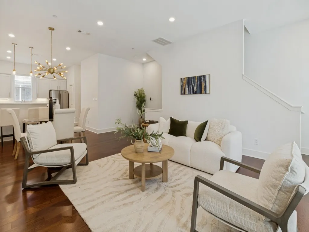Condominium For Sale in Dallas County , 5743 Prospect Avenue 102, Dallas, Texas 75206, 3 Bedroom, 4 Bathroom, 2 Garage spaces, 1,812 Sqft, built in 2007, mls#21408309, Real Estate Agent in Dallas, Homes For Sale in Dallas county, Homes For Sale in Dallas, Realtor in Dallas Texas, Real Estate Brokerage Independent Realty Texas, Luminita Cordes Realtor
