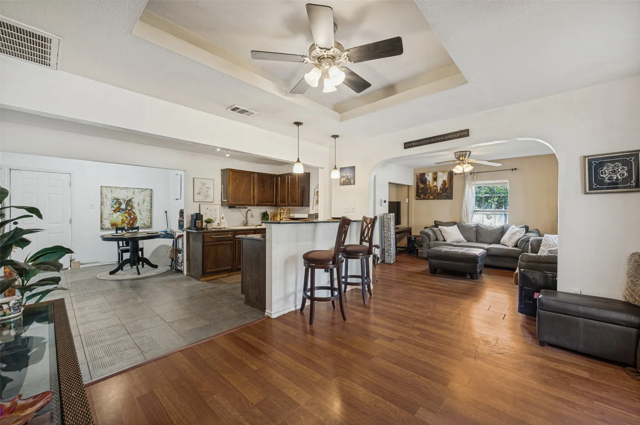 Single Family Residence For Sale in Dallas County , 3117 Johnson Street, Grand Prairie, Texas 75050, 4 Bedroom, 2 Bathroom, 2 Garage spaces, 1,918 Sqft, built in 1950, mls#21407946, Real Estate Agent in Grand Prairie, Homes For Sale in Dallas county, Homes For Sale in Grand Prairie, Realtor in Grand Prairie Texas, Real Estate Brokerage Independent Realty Texas, Luminita Cordes Realtor