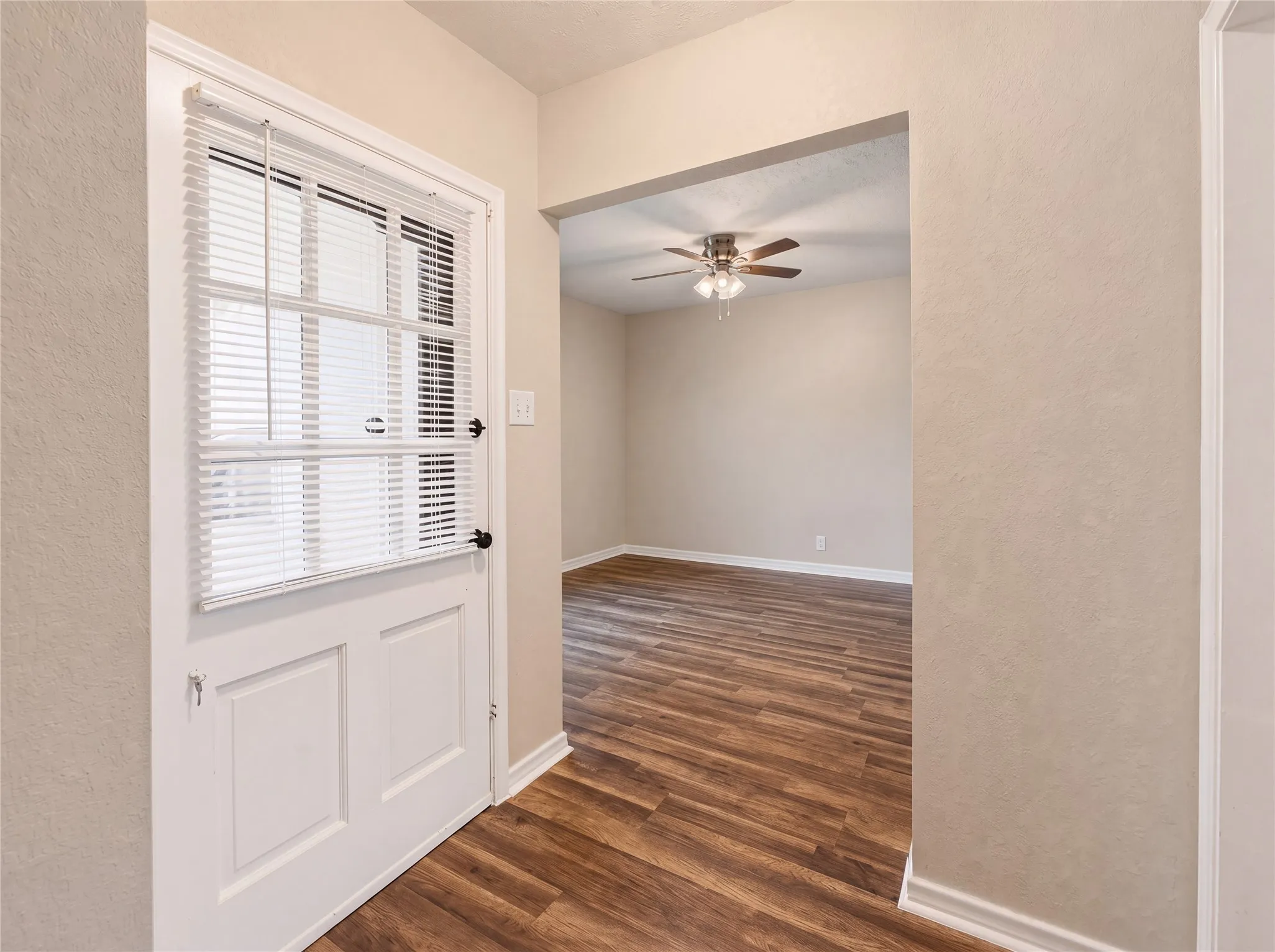 Duplex For Rent in Collin County , 1800 Camelot Cove, Plano, Texas 75074, 3 Bedroom, 2 Bathroom, Garage spaces, 1,522 Sqft, built in 1975, mls#21404829, Real Estate Agent in Plano, Homes For Rent in Collin county, Homes For Rent in Plano, Realtor in Plano Texas, Real Estate Brokerage Independent Realty Texas, Luminita Cordes Realtor