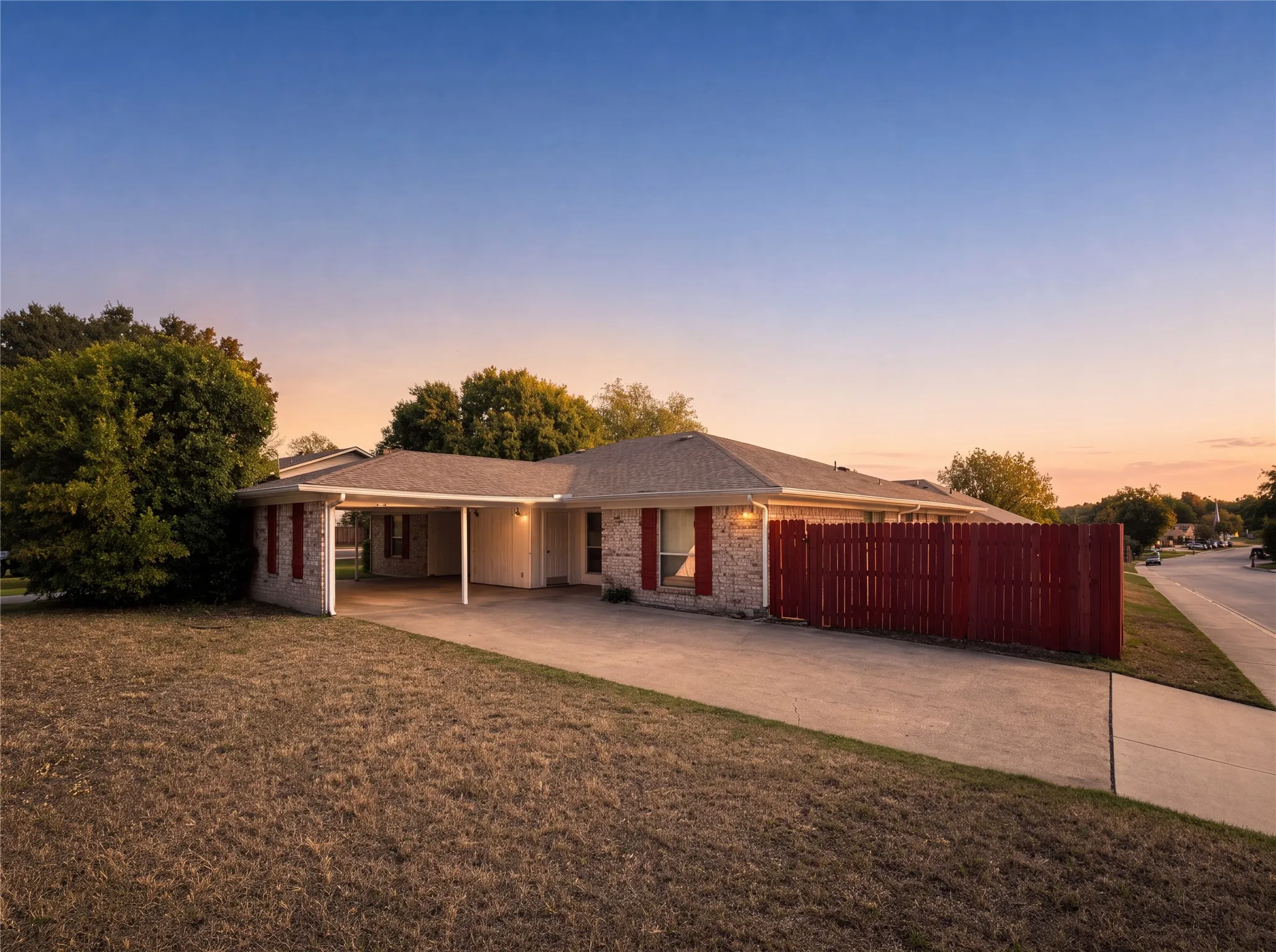 Duplex For Rent in Collin County , 1800 Camelot Cove, Plano, Texas 75074, 3 Bedroom, 2 Bathroom, Garage spaces, 1,522 Sqft, built in 1975, mls#21404829, Real Estate Agent in Plano, Homes For Rent in Collin county, Homes For Rent in Plano, Realtor in Plano Texas, Real Estate Brokerage Independent Realty Texas, Luminita Cordes Realtor