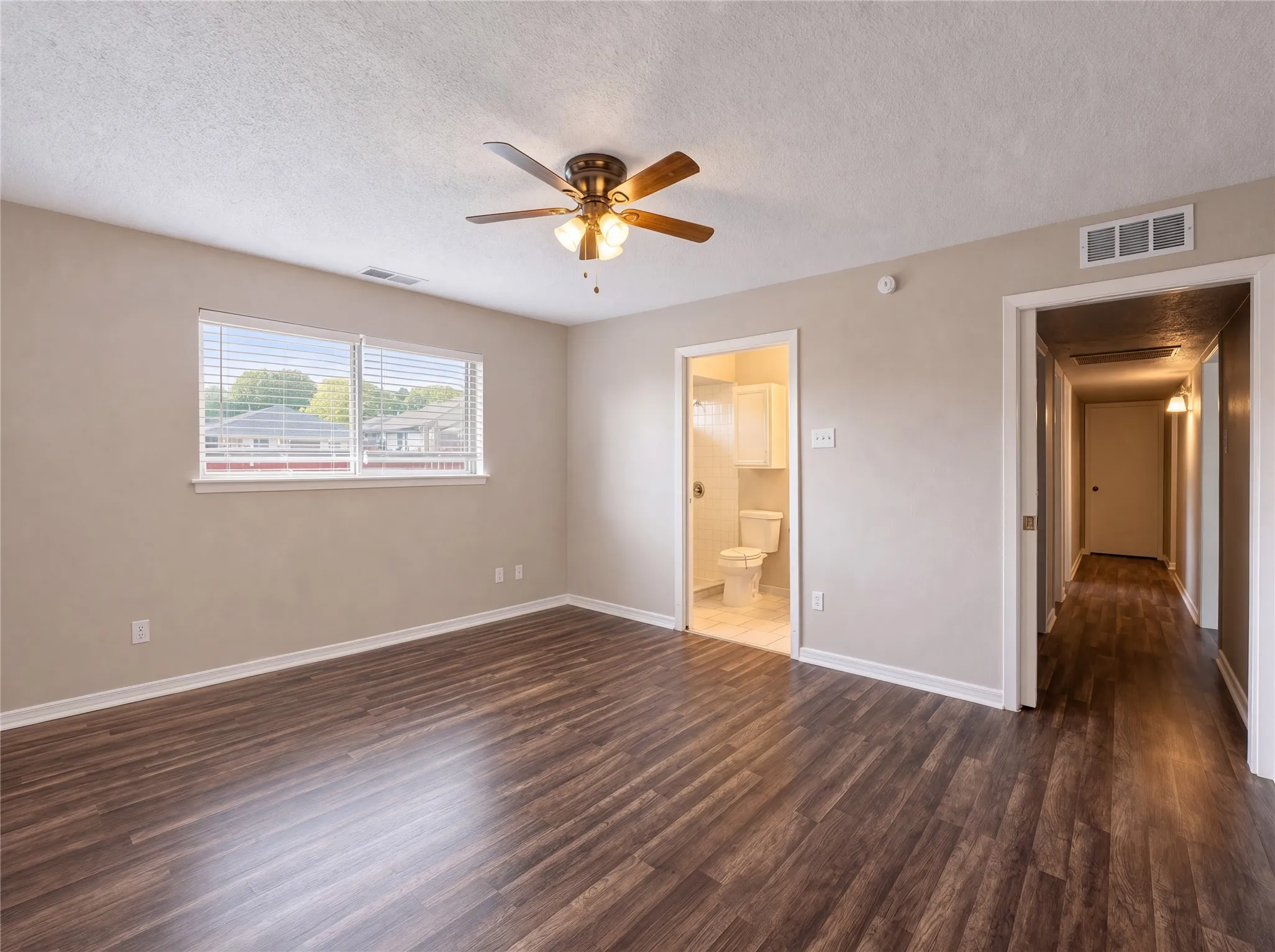 Duplex For Rent in Collin County , 1800 Camelot Cove, Plano, Texas 75074, 3 Bedroom, 2 Bathroom, Garage spaces, 1,522 Sqft, built in 1975, mls#21404829, Real Estate Agent in Plano, Homes For Rent in Collin county, Homes For Rent in Plano, Realtor in Plano Texas, Real Estate Brokerage Independent Realty Texas, Luminita Cordes Realtor
