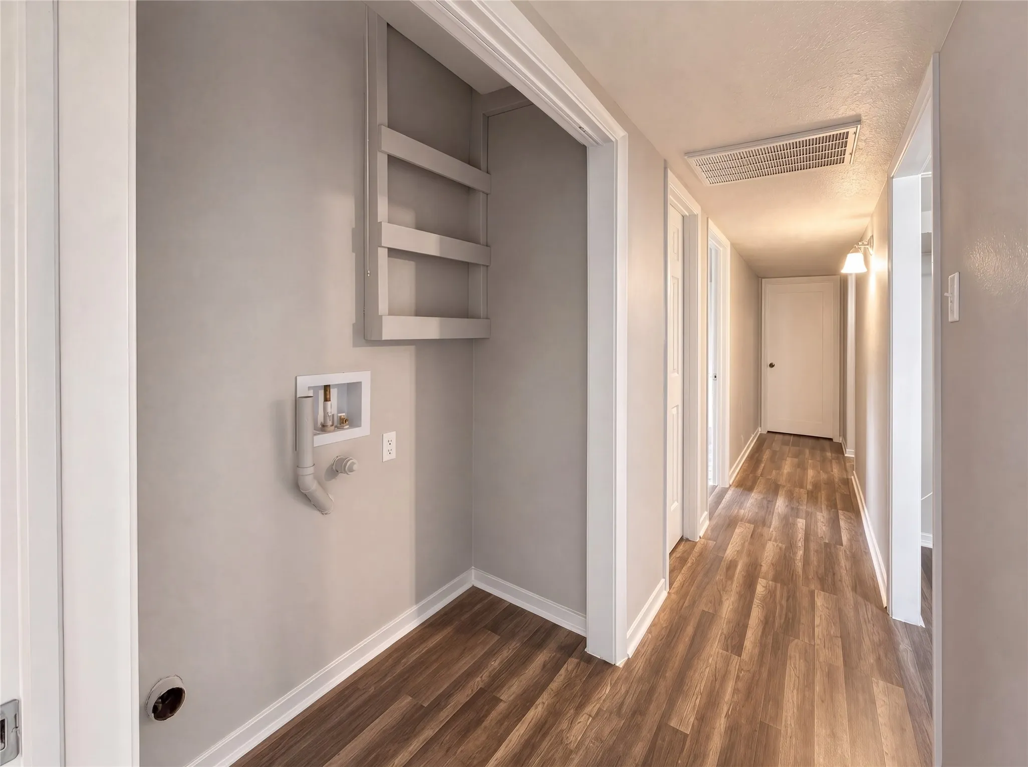 Duplex For Rent in Collin County , 1800 Camelot Cove, Plano, Texas 75074, 3 Bedroom, 2 Bathroom, Garage spaces, 1,522 Sqft, built in 1975, mls#21404829, Real Estate Agent in Plano, Homes For Rent in Collin county, Homes For Rent in Plano, Realtor in Plano Texas, Real Estate Brokerage Independent Realty Texas, Luminita Cordes Realtor