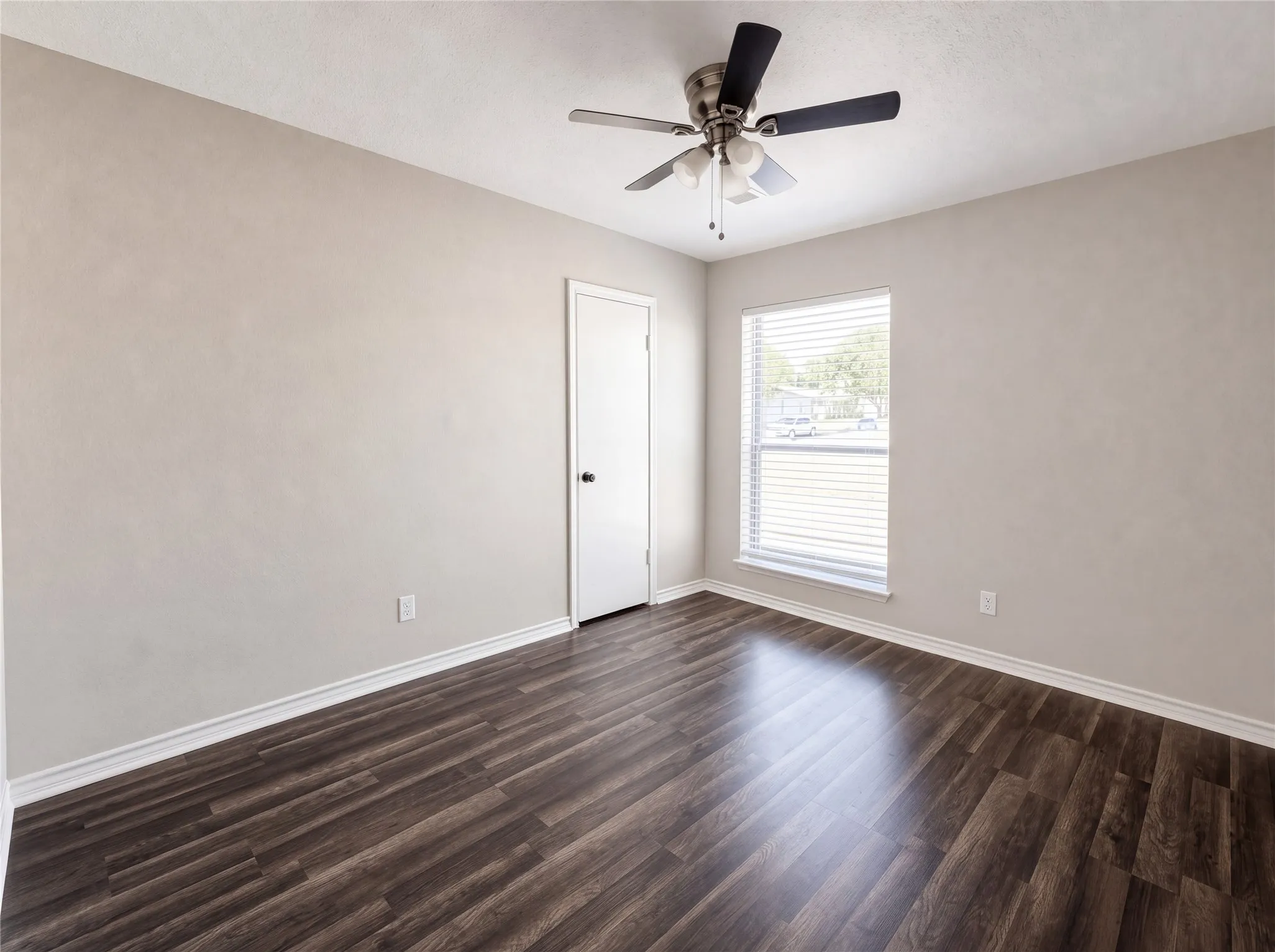 Duplex For Rent in Collin County , 1800 Camelot Cove, Plano, Texas 75074, 3 Bedroom, 2 Bathroom, Garage spaces, 1,522 Sqft, built in 1975, mls#21404829, Real Estate Agent in Plano, Homes For Rent in Collin county, Homes For Rent in Plano, Realtor in Plano Texas, Real Estate Brokerage Independent Realty Texas, Luminita Cordes Realtor