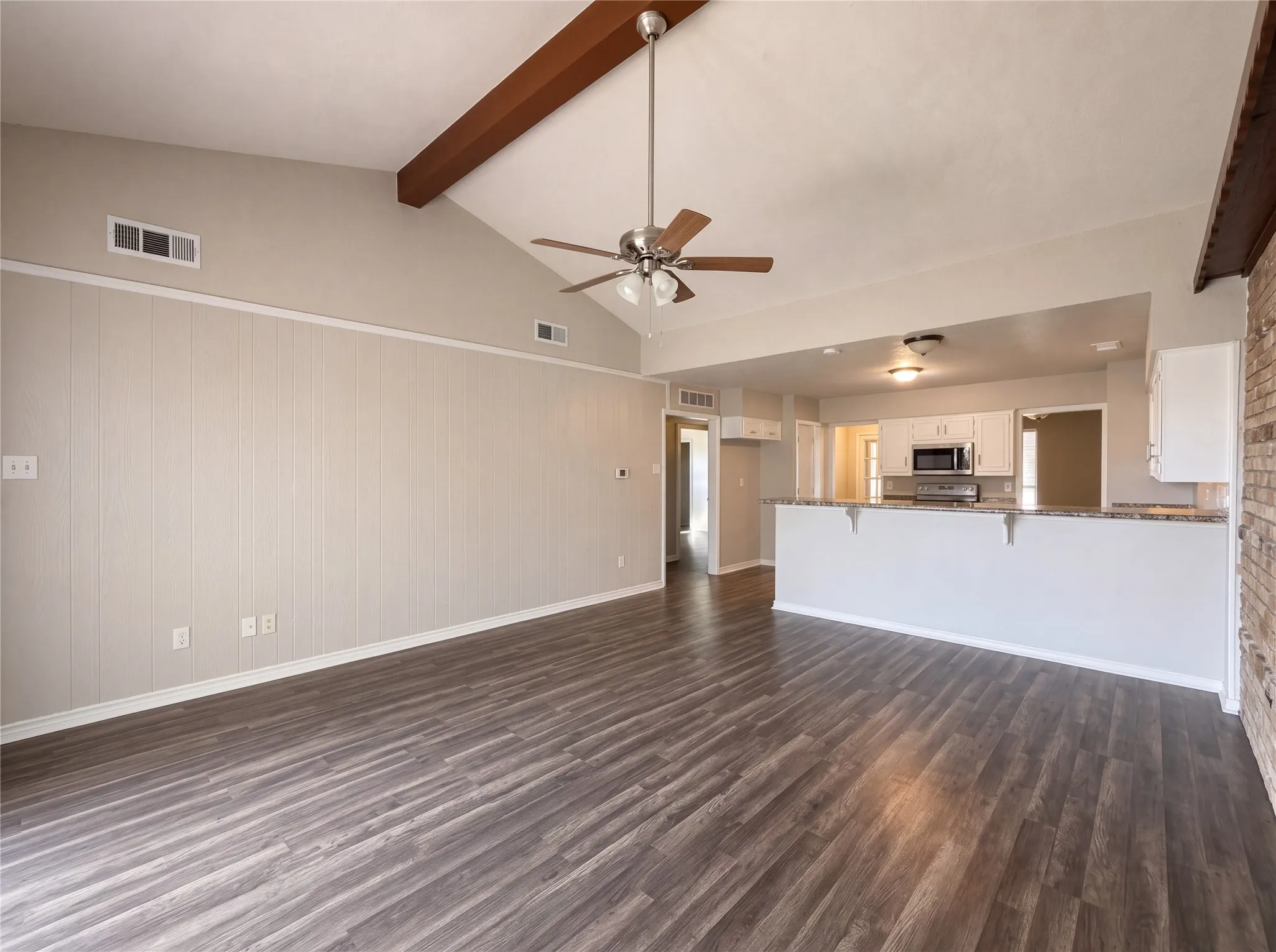 Duplex For Rent in Collin County , 1800 Camelot Cove, Plano, Texas 75074, 3 Bedroom, 2 Bathroom, Garage spaces, 1,522 Sqft, built in 1975, mls#21404829, Real Estate Agent in Plano, Homes For Rent in Collin county, Homes For Rent in Plano, Realtor in Plano Texas, Real Estate Brokerage Independent Realty Texas, Luminita Cordes Realtor