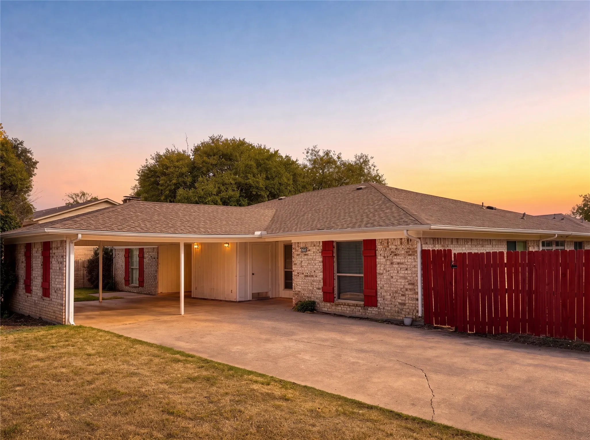 Duplex For Rent in Collin County , 1800 Camelot Cove, Plano, Texas 75074, 3 Bedroom, 2 Bathroom, Garage spaces, 1,522 Sqft, built in 1975, mls#21404829, Real Estate Agent in Plano, Homes For Rent in Collin county, Homes For Rent in Plano, Realtor in Plano Texas, Real Estate Brokerage Independent Realty Texas, Luminita Cordes Realtor