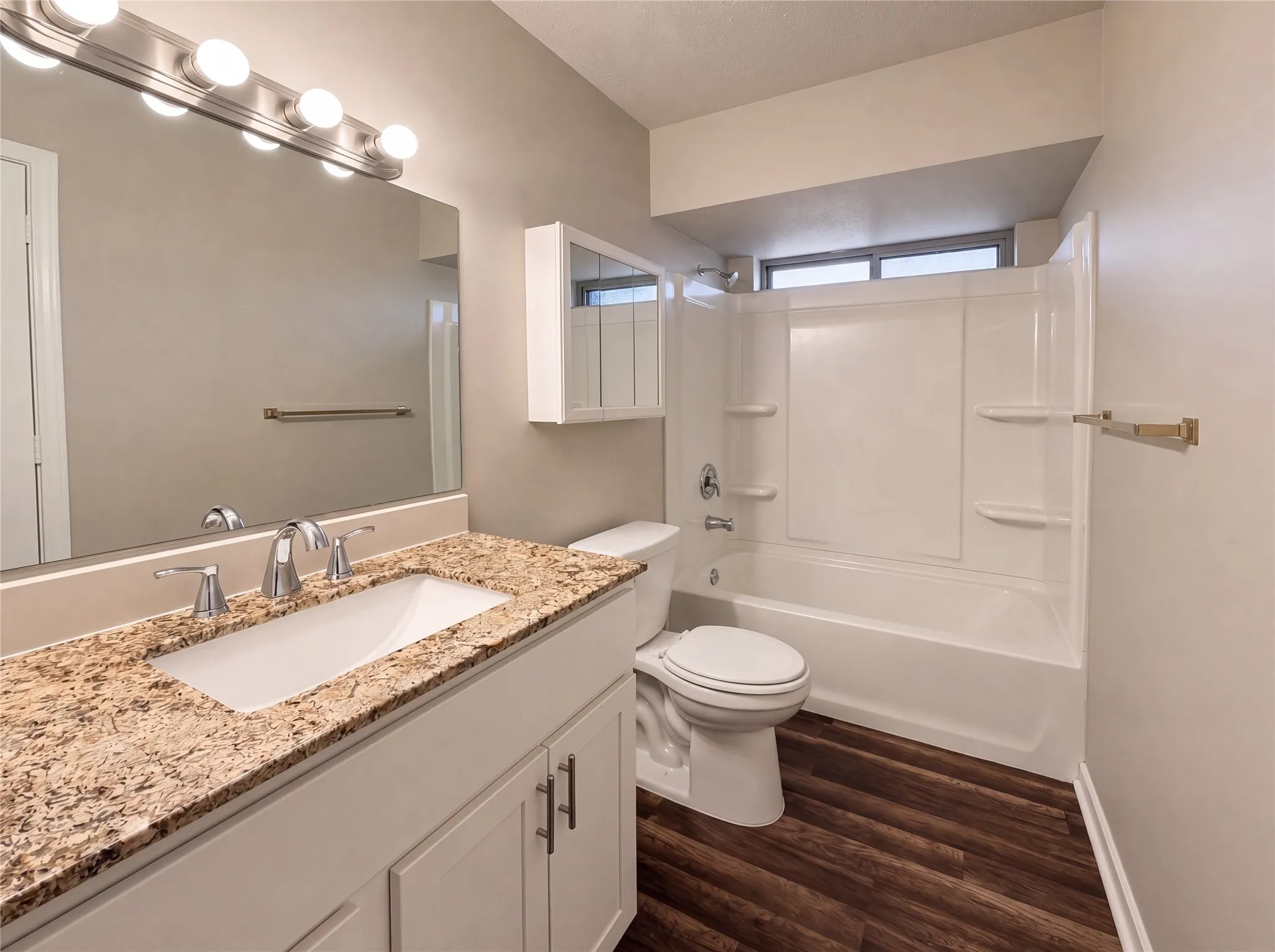 Duplex For Rent in Collin County , 1800 Camelot Cove, Plano, Texas 75074, 3 Bedroom, 2 Bathroom, Garage spaces, 1,522 Sqft, built in 1975, mls#21404829, Real Estate Agent in Plano, Homes For Rent in Collin county, Homes For Rent in Plano, Realtor in Plano Texas, Real Estate Brokerage Independent Realty Texas, Luminita Cordes Realtor