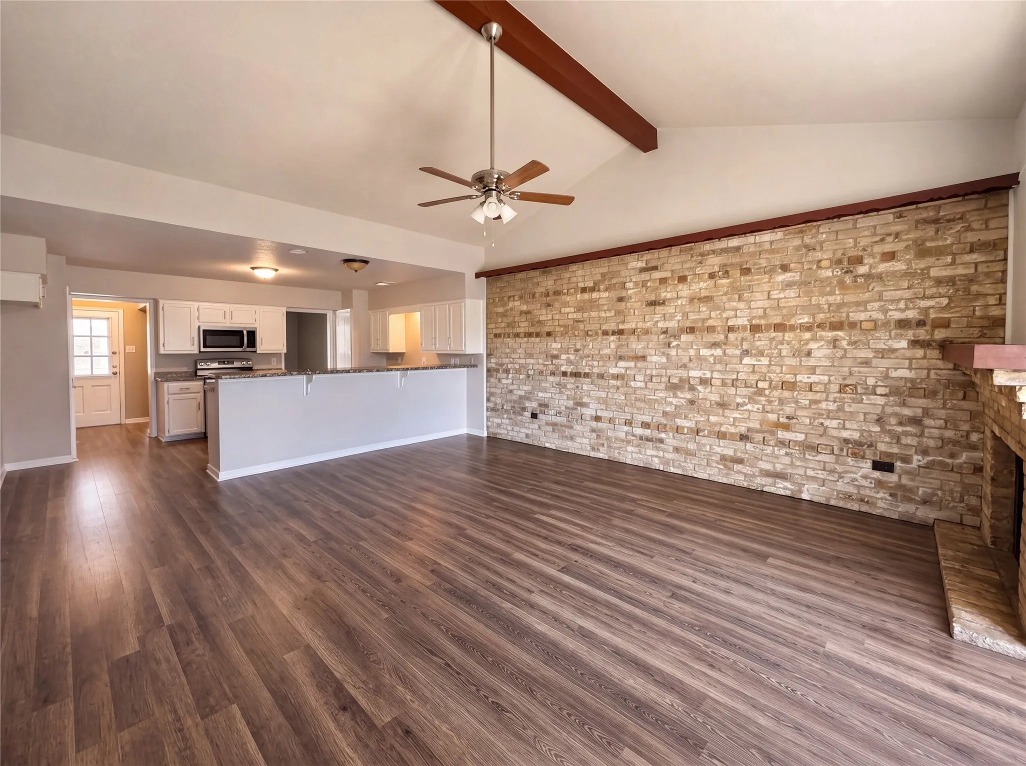 Duplex For Rent in Collin County , 1800 Camelot Cove, Plano, Texas 75074, 3 Bedroom, 2 Bathroom, Garage spaces, 1,522 Sqft, built in 1975, mls#21404829, Real Estate Agent in Plano, Homes For Rent in Collin county, Homes For Rent in Plano, Realtor in Plano Texas, Real Estate Brokerage Independent Realty Texas, Luminita Cordes Realtor