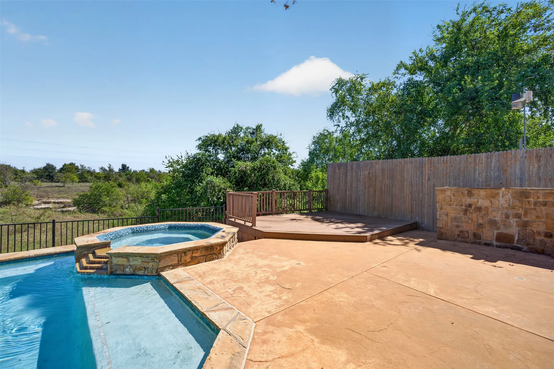 Single Family Residence For Sale in Johnson County , 1601 Bent Creek Drive, Cleburne, Texas 76033, 4 Bedroom, 3 Bathroom, 3 Garage spaces, 2,958 Sqft, built in 2001, mls#21386249, Real Estate Agent in Cleburne, Homes For Sale in Johnson county, Homes For Sale in Cleburne, Realtor in Cleburne Texas, Real Estate Brokerage Independent Realty Texas, Luminita Cordes Realtor