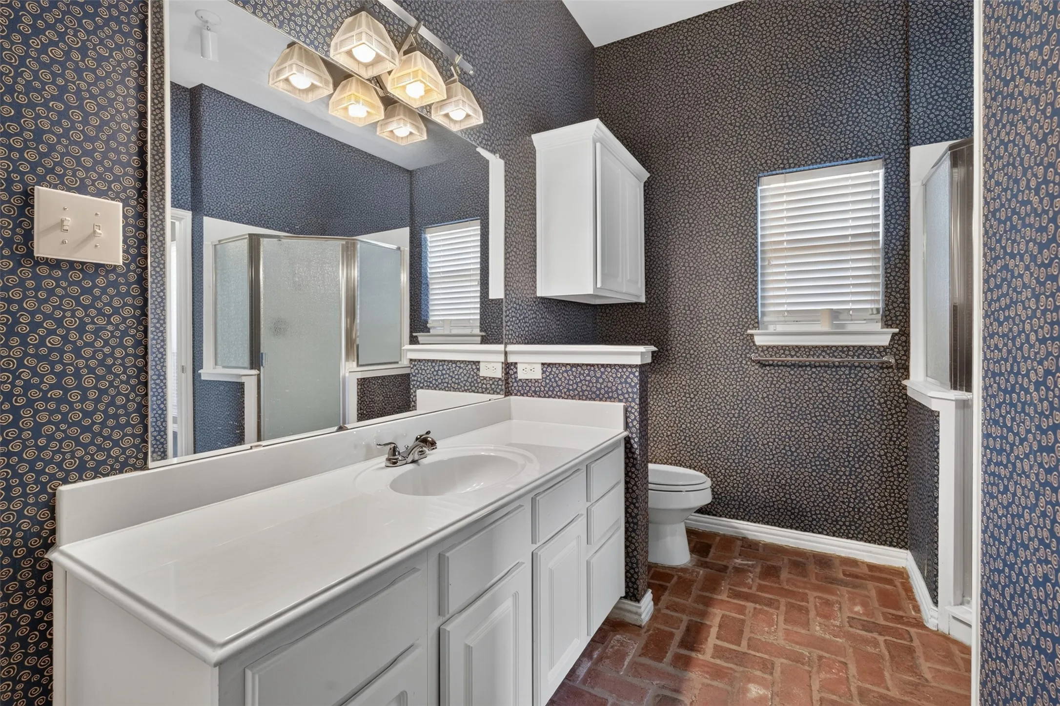 Single Family Residence For Sale in Johnson County , 1601 Bent Creek Drive, Cleburne, Texas 76033, 4 Bedroom, 3 Bathroom, 3 Garage spaces, 2,958 Sqft, built in 2001, mls#21386249, Real Estate Agent in Cleburne, Homes For Sale in Johnson county, Homes For Sale in Cleburne, Realtor in Cleburne Texas, Real Estate Brokerage Independent Realty Texas, Luminita Cordes Realtor