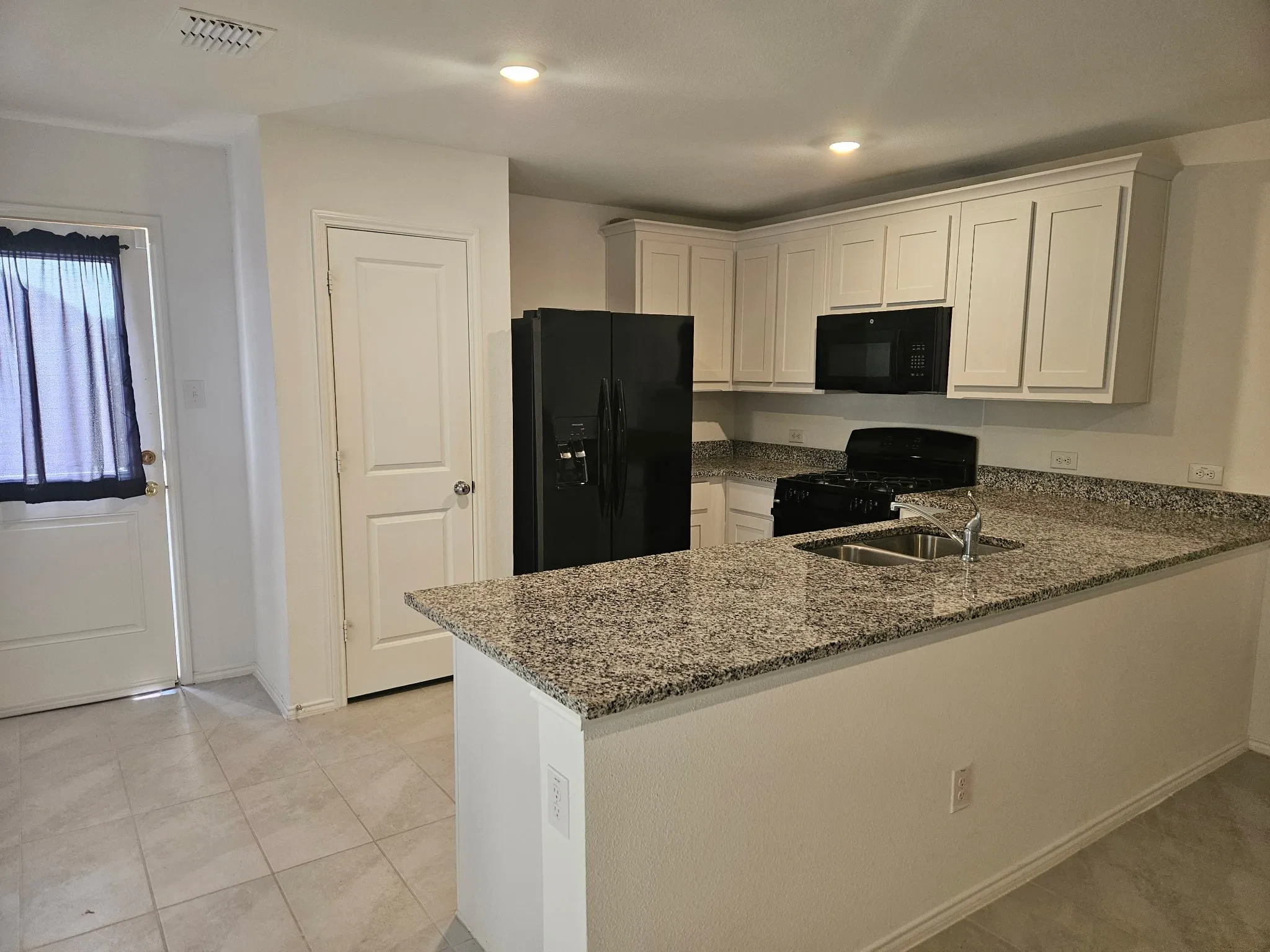 Single Family Residence For Sale in Collin County , 1243 Cherry Bark Drive, Princeton, Texas 75407, 3 Bedroom, 2 Bathroom, 2 Garage spaces, 1,407 Sqft, built in 2023, mls#21407847, Real Estate Agent in Princeton, Homes For Sale in Collin county, Homes For Sale in Princeton, Realtor in Princeton Texas, Real Estate Brokerage Independent Realty Texas, Luminita Cordes Realtor