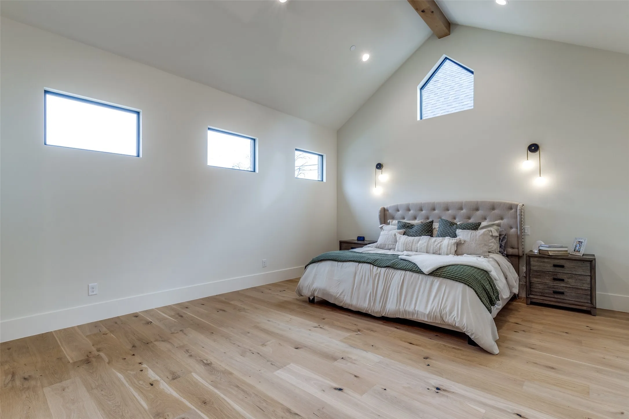 Single Family Residence For Rent in Dallas County , 5441 Sewanee Avenue, Highland Park, Texas 75205, 4 Bedroom, 5 Bathroom, 2 Garage spaces, 5,003 Sqft, built in 2024, mls#21408316, Real Estate Agent in Highland Park, Homes For Rent in Dallas county, Homes For Rent in Highland Park, Realtor in Highland Park Texas, Real Estate Brokerage Independent Realty Texas, Luminita Cordes Realtor