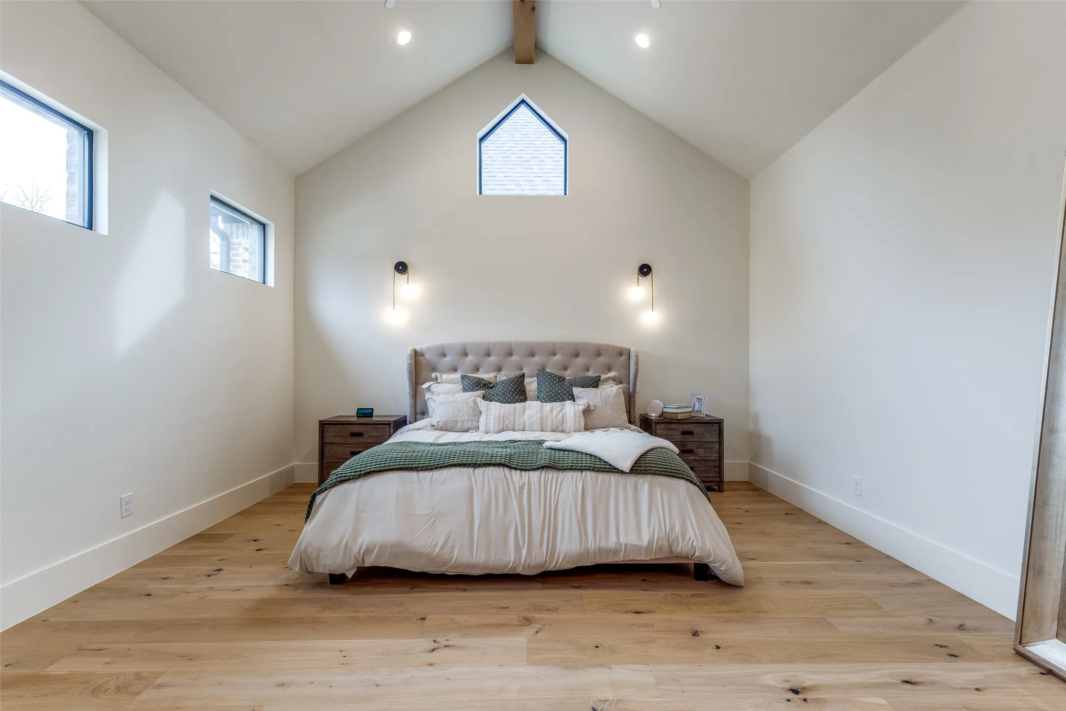 Single Family Residence For Rent in Dallas County , 5441 Sewanee Avenue, Highland Park, Texas 75205, 4 Bedroom, 5 Bathroom, 2 Garage spaces, 5,003 Sqft, built in 2024, mls#21408316, Real Estate Agent in Highland Park, Homes For Rent in Dallas county, Homes For Rent in Highland Park, Realtor in Highland Park Texas, Real Estate Brokerage Independent Realty Texas, Luminita Cordes Realtor