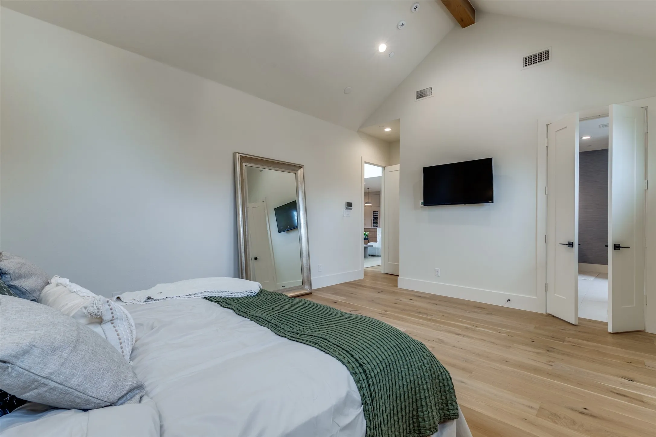 Single Family Residence For Rent in Dallas County , 5441 Sewanee Avenue, Highland Park, Texas 75205, 4 Bedroom, 5 Bathroom, 2 Garage spaces, 5,003 Sqft, built in 2024, mls#21408316, Real Estate Agent in Highland Park, Homes For Rent in Dallas county, Homes For Rent in Highland Park, Realtor in Highland Park Texas, Real Estate Brokerage Independent Realty Texas, Luminita Cordes Realtor