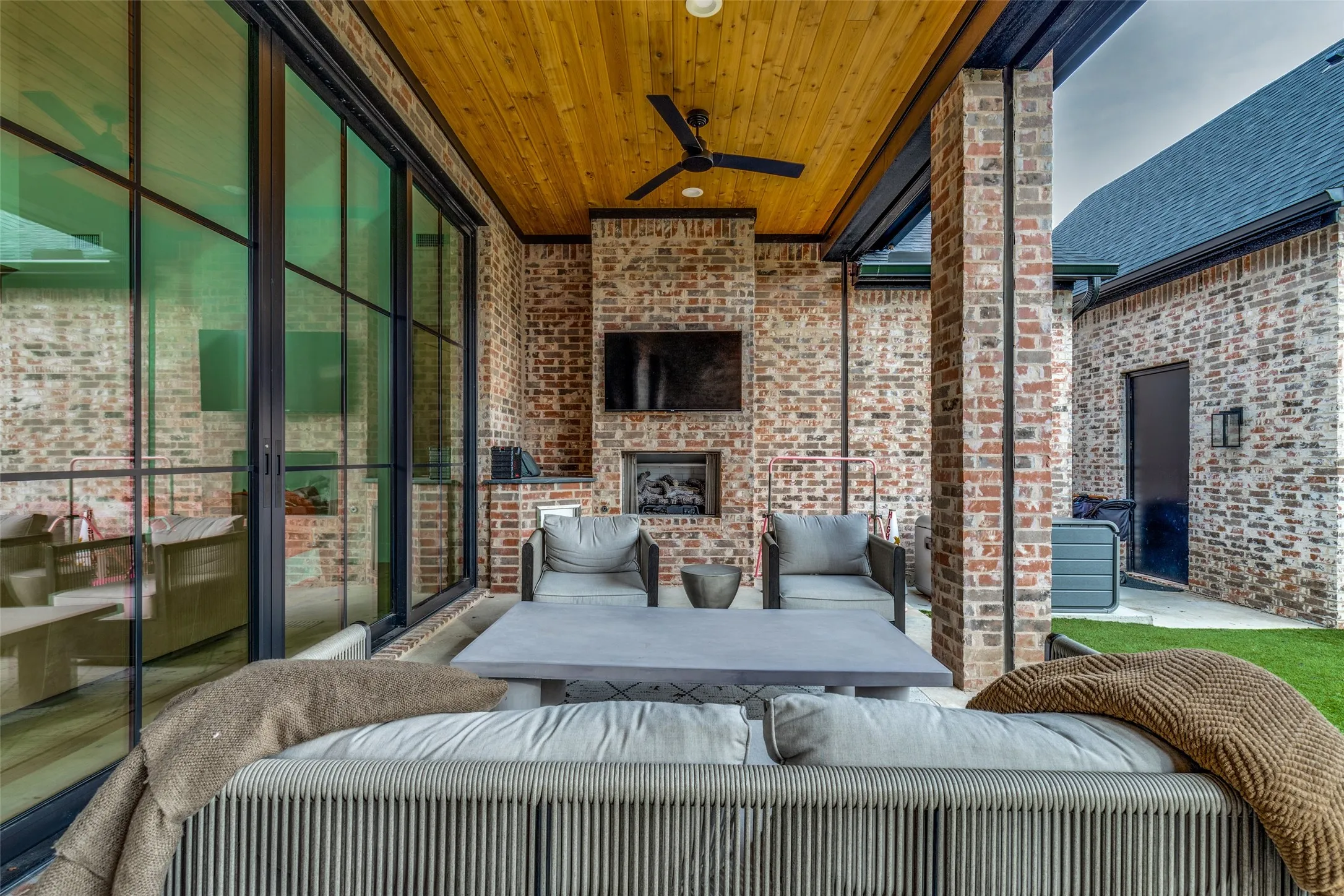 Single Family Residence For Rent in Dallas County , 5441 Sewanee Avenue, Highland Park, Texas 75205, 4 Bedroom, 5 Bathroom, 2 Garage spaces, 5,003 Sqft, built in 2024, mls#21408316, Real Estate Agent in Highland Park, Homes For Rent in Dallas county, Homes For Rent in Highland Park, Realtor in Highland Park Texas, Real Estate Brokerage Independent Realty Texas, Luminita Cordes Realtor