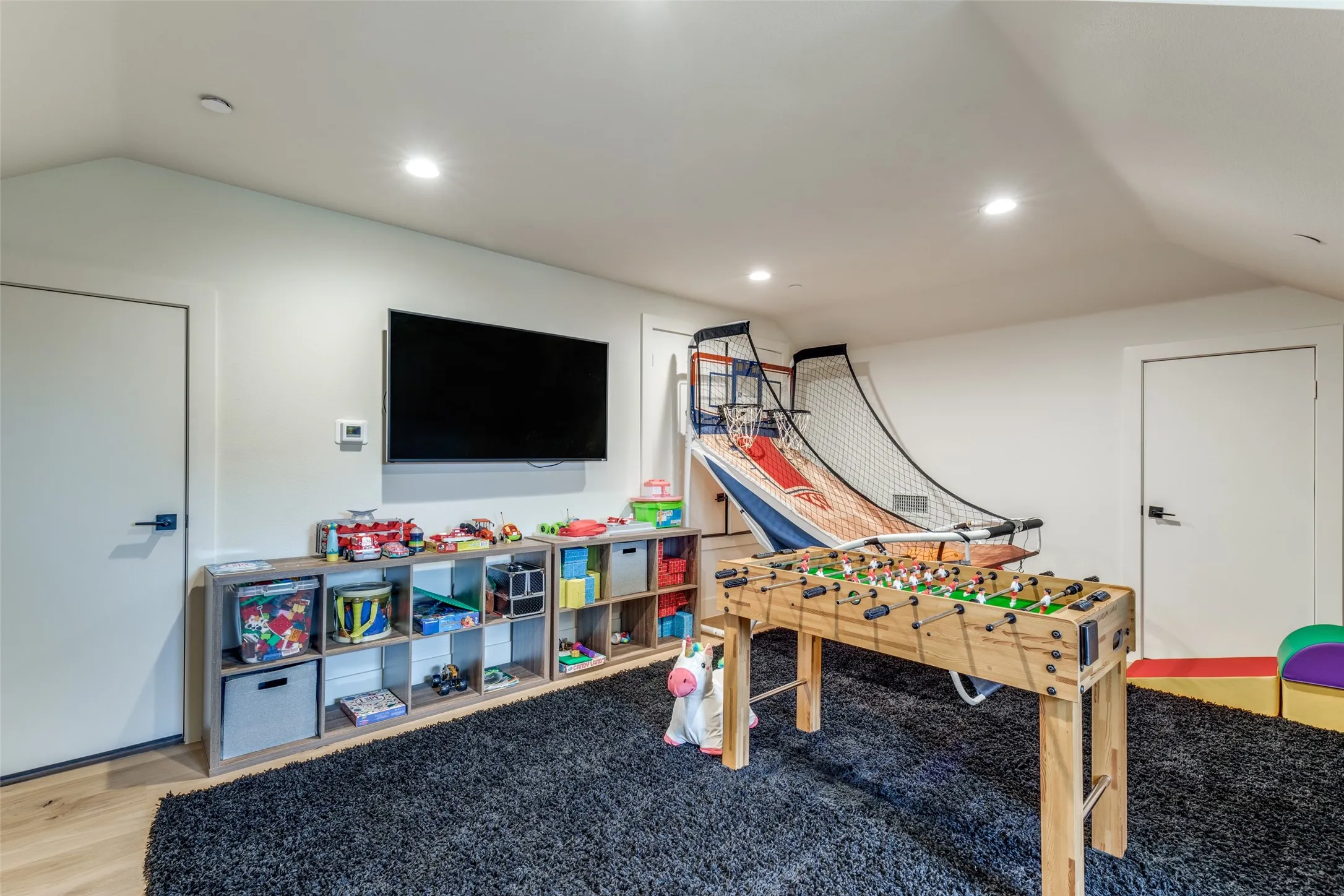 Single Family Residence For Rent in Dallas County , 5441 Sewanee Avenue, Highland Park, Texas 75205, 4 Bedroom, 5 Bathroom, 2 Garage spaces, 5,003 Sqft, built in 2024, mls#21408316, Real Estate Agent in Highland Park, Homes For Rent in Dallas county, Homes For Rent in Highland Park, Realtor in Highland Park Texas, Real Estate Brokerage Independent Realty Texas, Luminita Cordes Realtor