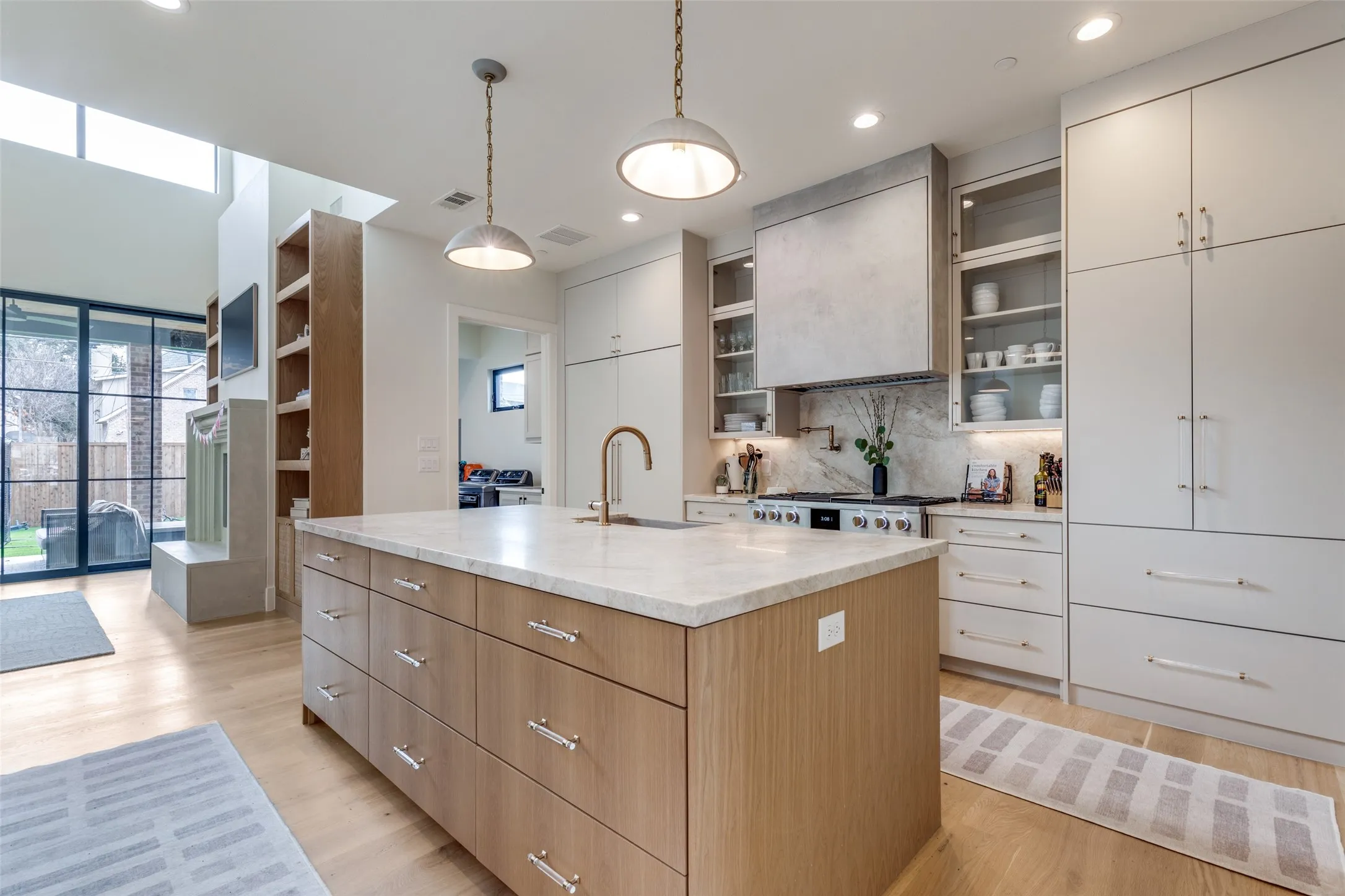 Single Family Residence For Rent in Dallas County , 5441 Sewanee Avenue, Highland Park, Texas 75205, 4 Bedroom, 5 Bathroom, 2 Garage spaces, 5,003 Sqft, built in 2024, mls#21408316, Real Estate Agent in Highland Park, Homes For Rent in Dallas county, Homes For Rent in Highland Park, Realtor in Highland Park Texas, Real Estate Brokerage Independent Realty Texas, Luminita Cordes Realtor