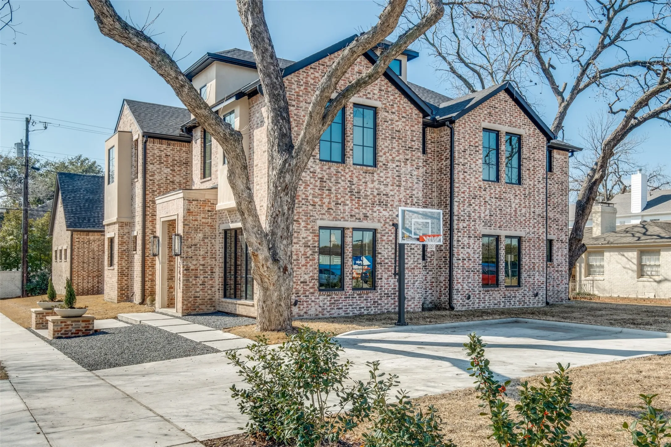 Single Family Residence For Rent in Dallas County , 5441 Sewanee Avenue, Highland Park, Texas 75205, 4 Bedroom, 5 Bathroom, 2 Garage spaces, 5,003 Sqft, built in 2024, mls#21408316, Real Estate Agent in Highland Park, Homes For Rent in Dallas county, Homes For Rent in Highland Park, Realtor in Highland Park Texas, Real Estate Brokerage Independent Realty Texas, Luminita Cordes Realtor