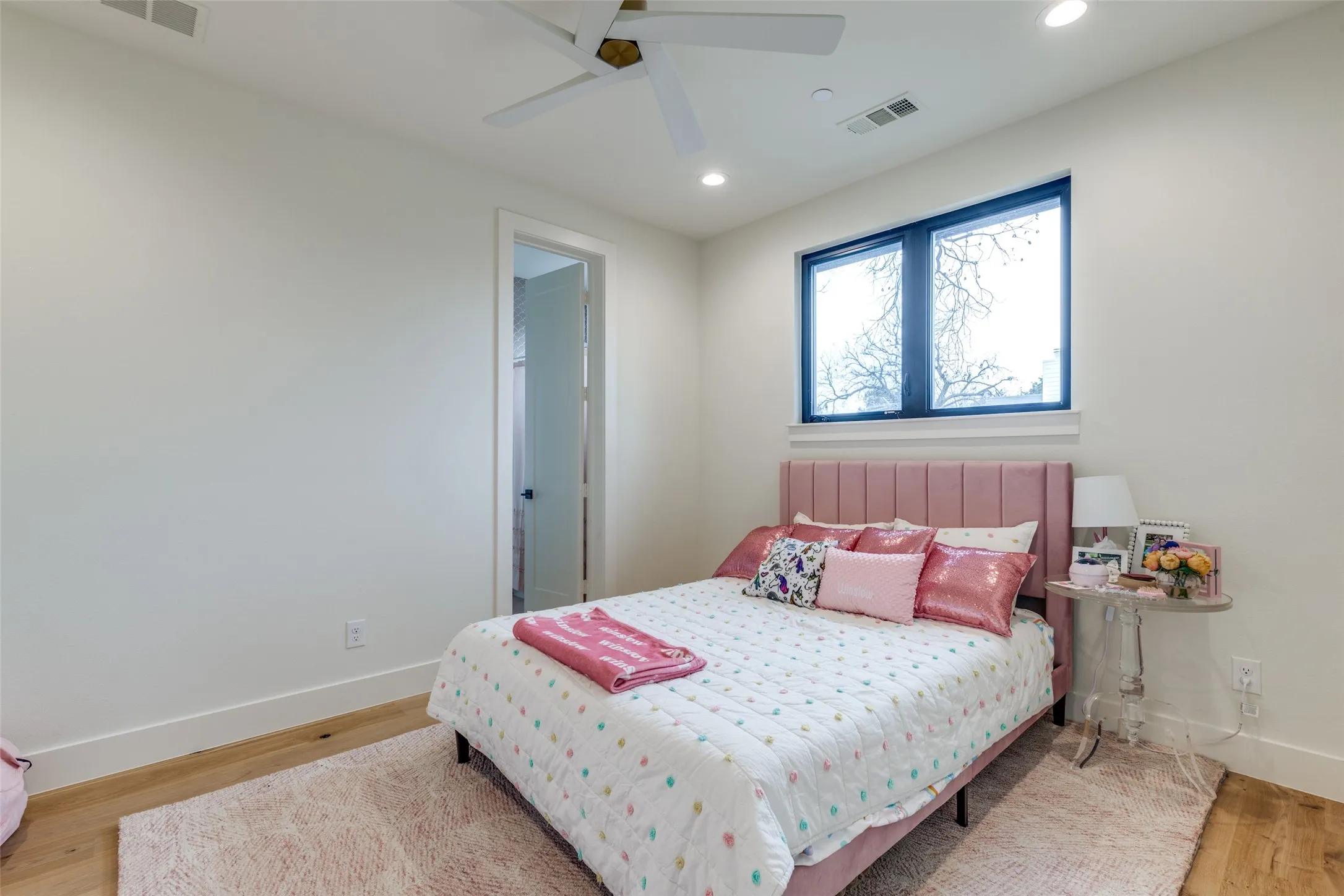 Single Family Residence For Rent in Dallas County , 5441 Sewanee Avenue, Highland Park, Texas 75205, 4 Bedroom, 5 Bathroom, 2 Garage spaces, 5,003 Sqft, built in 2024, mls#21408316, Real Estate Agent in Highland Park, Homes For Rent in Dallas county, Homes For Rent in Highland Park, Realtor in Highland Park Texas, Real Estate Brokerage Independent Realty Texas, Luminita Cordes Realtor