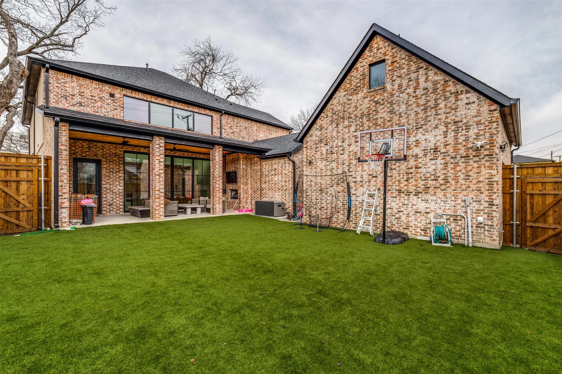 Single Family Residence For Rent in Dallas County , 5441 Sewanee Avenue, Highland Park, Texas 75205, 4 Bedroom, 5 Bathroom, 2 Garage spaces, 5,003 Sqft, built in 2024, mls#21408316, Real Estate Agent in Highland Park, Homes For Rent in Dallas county, Homes For Rent in Highland Park, Realtor in Highland Park Texas, Real Estate Brokerage Independent Realty Texas, Luminita Cordes Realtor