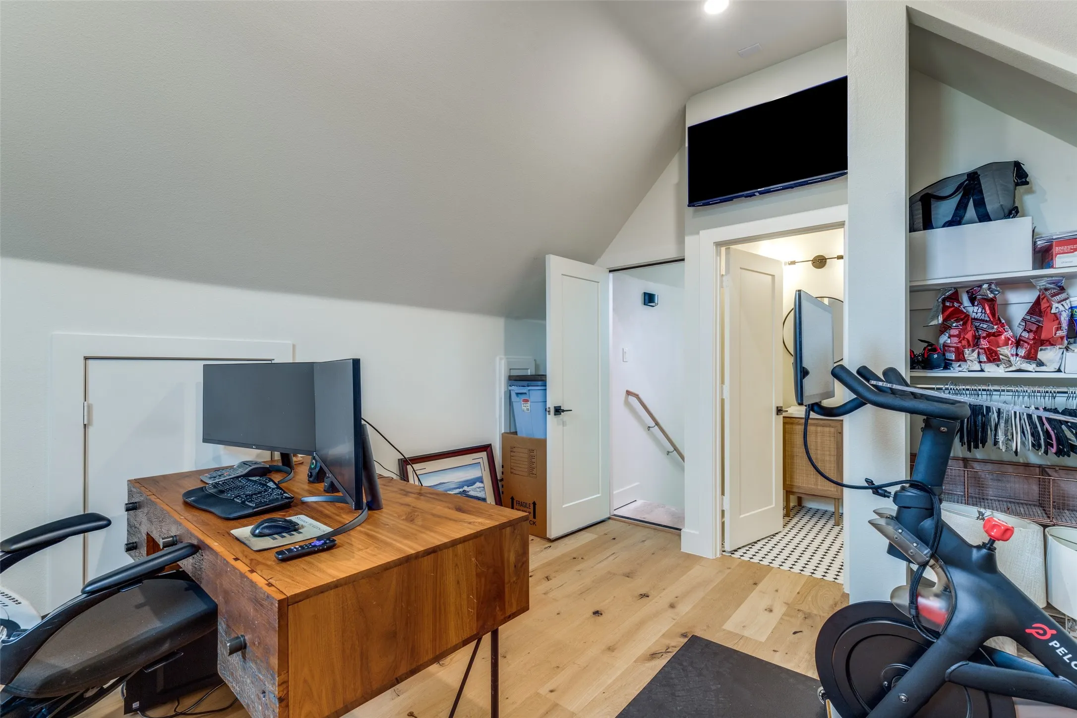 Single Family Residence For Rent in Dallas County , 5441 Sewanee Avenue, Highland Park, Texas 75205, 4 Bedroom, 5 Bathroom, 2 Garage spaces, 5,003 Sqft, built in 2024, mls#21408316, Real Estate Agent in Highland Park, Homes For Rent in Dallas county, Homes For Rent in Highland Park, Realtor in Highland Park Texas, Real Estate Brokerage Independent Realty Texas, Luminita Cordes Realtor