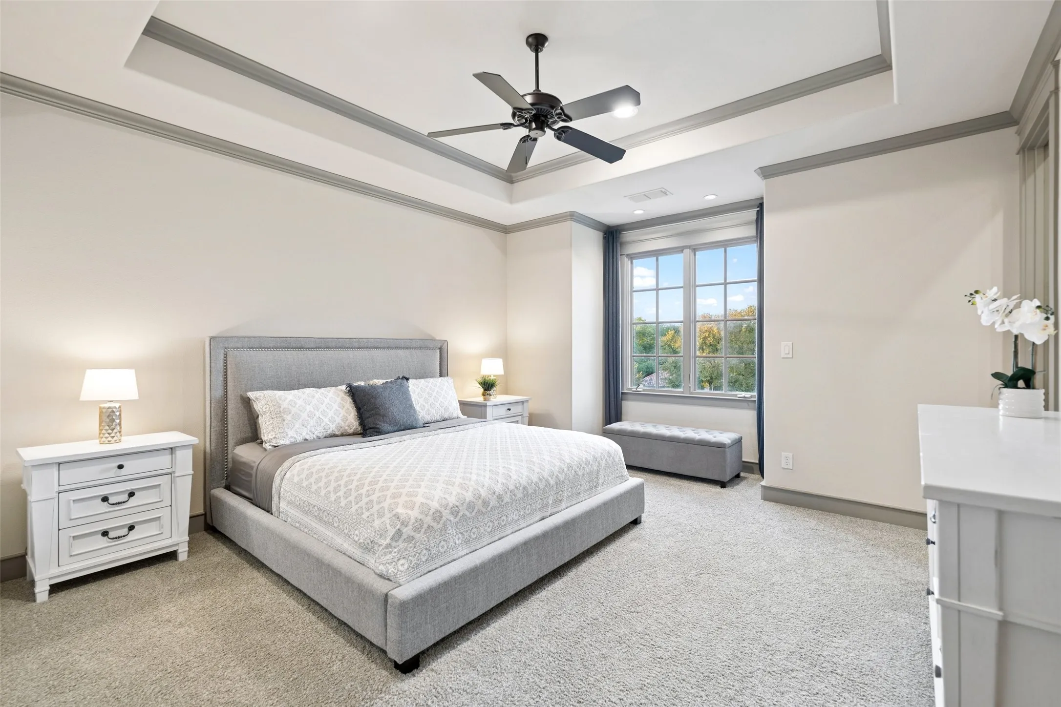 Upstairs secondary bedroom with ensuite bathroom.
