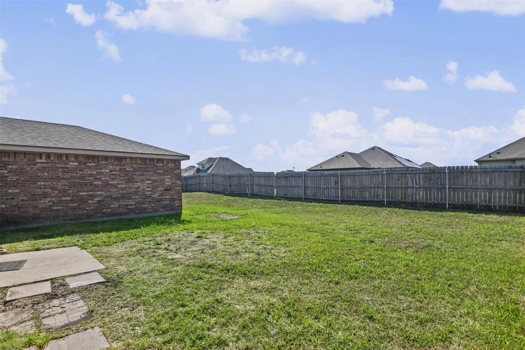 Single Family Residence For Sale in Kaufman County , 115 Angelina Drive, Crandall, Texas 75114, 5 Bedroom, 2 Bathroom, 2 Garage spaces, 1,881 Sqft, built in 2002, mls#21399676, Real Estate Agent in Crandall, Homes For Sale in Kaufman county, Homes For Sale in Crandall, Realtor in Crandall Texas, Real Estate Brokerage Independent Realty Texas, Luminita Cordes Realtor