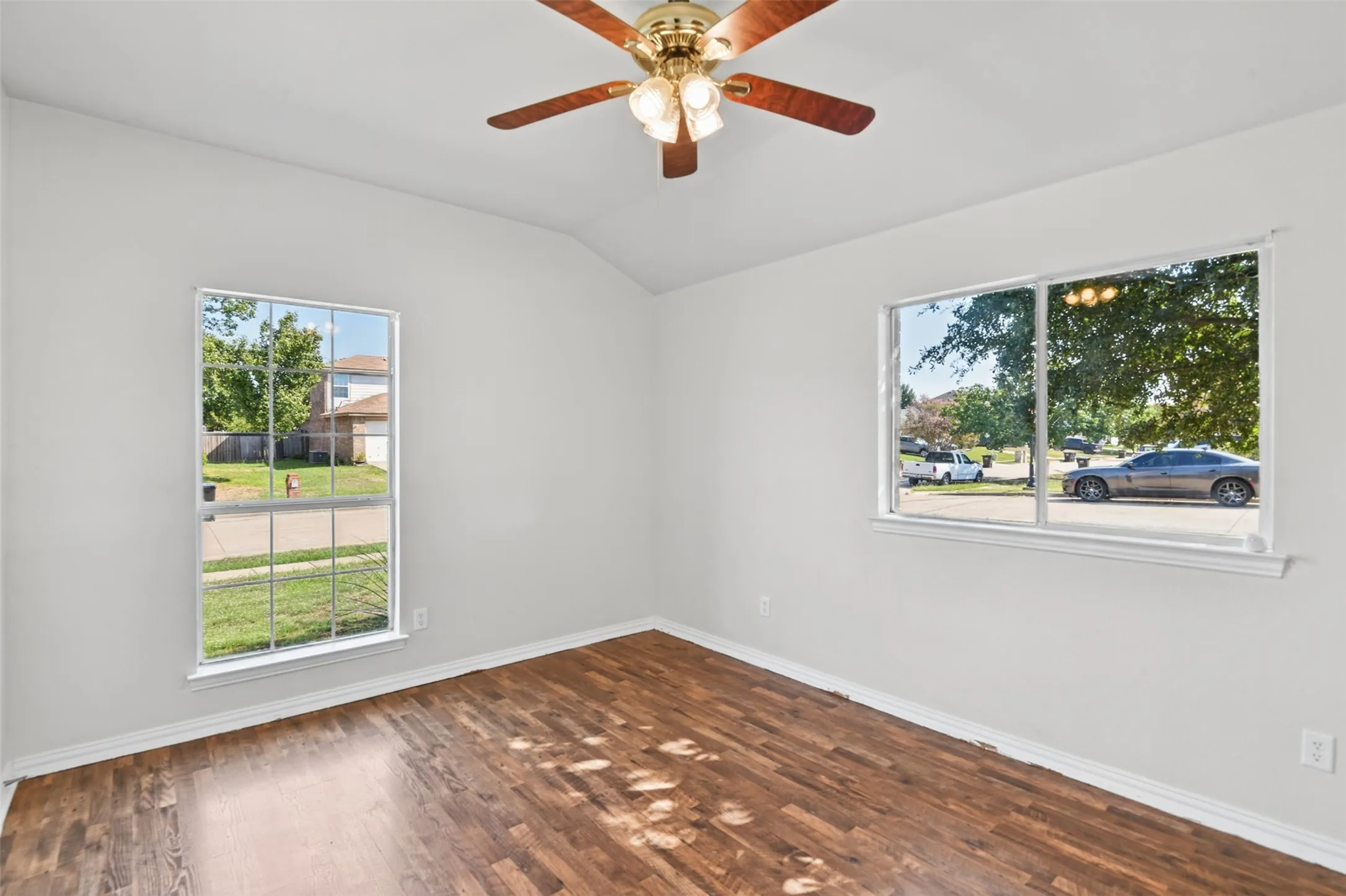 Single Family Residence For Sale in Kaufman County , 115 Angelina Drive, Crandall, Texas 75114, 5 Bedroom, 2 Bathroom, 2 Garage spaces, 1,881 Sqft, built in 2002, mls#21399676, Real Estate Agent in Crandall, Homes For Sale in Kaufman county, Homes For Sale in Crandall, Realtor in Crandall Texas, Real Estate Brokerage Independent Realty Texas, Luminita Cordes Realtor