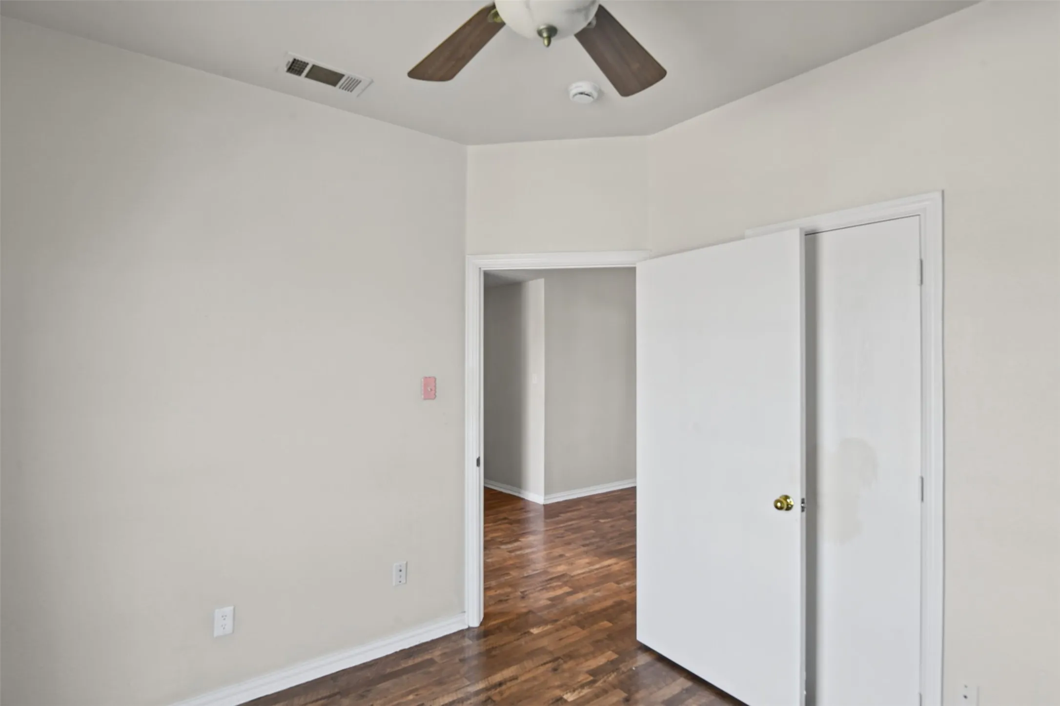 Single Family Residence For Sale in Kaufman County , 115 Angelina Drive, Crandall, Texas 75114, 5 Bedroom, 2 Bathroom, 2 Garage spaces, 1,881 Sqft, built in 2002, mls#21399676, Real Estate Agent in Crandall, Homes For Sale in Kaufman county, Homes For Sale in Crandall, Realtor in Crandall Texas, Real Estate Brokerage Independent Realty Texas, Luminita Cordes Realtor