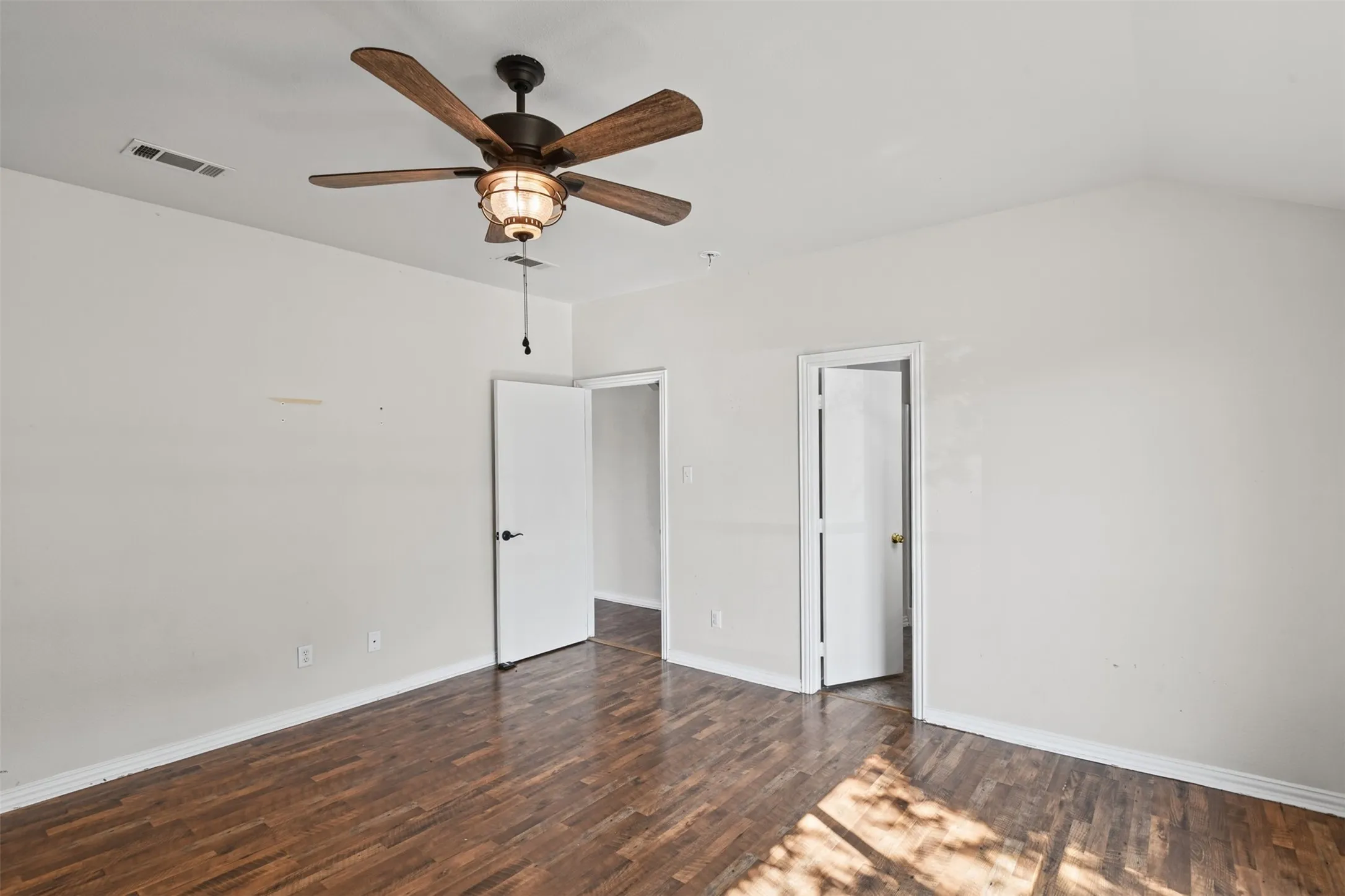 Single Family Residence For Sale in Kaufman County , 115 Angelina Drive, Crandall, Texas 75114, 5 Bedroom, 2 Bathroom, 2 Garage spaces, 1,881 Sqft, built in 2002, mls#21399676, Real Estate Agent in Crandall, Homes For Sale in Kaufman county, Homes For Sale in Crandall, Realtor in Crandall Texas, Real Estate Brokerage Independent Realty Texas, Luminita Cordes Realtor