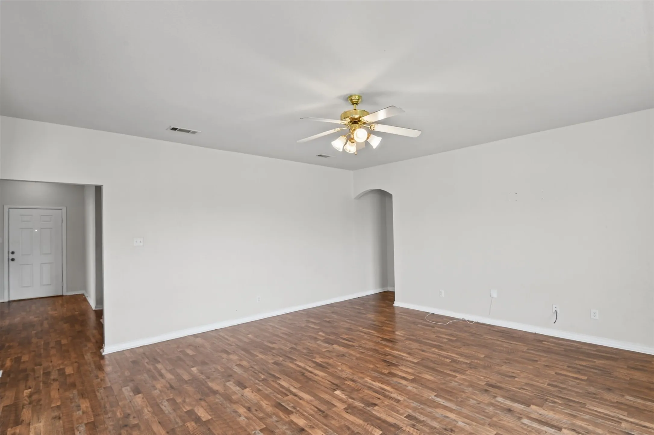 Single Family Residence For Sale in Kaufman County , 115 Angelina Drive, Crandall, Texas 75114, 5 Bedroom, 2 Bathroom, 2 Garage spaces, 1,881 Sqft, built in 2002, mls#21399676, Real Estate Agent in Crandall, Homes For Sale in Kaufman county, Homes For Sale in Crandall, Realtor in Crandall Texas, Real Estate Brokerage Independent Realty Texas, Luminita Cordes Realtor