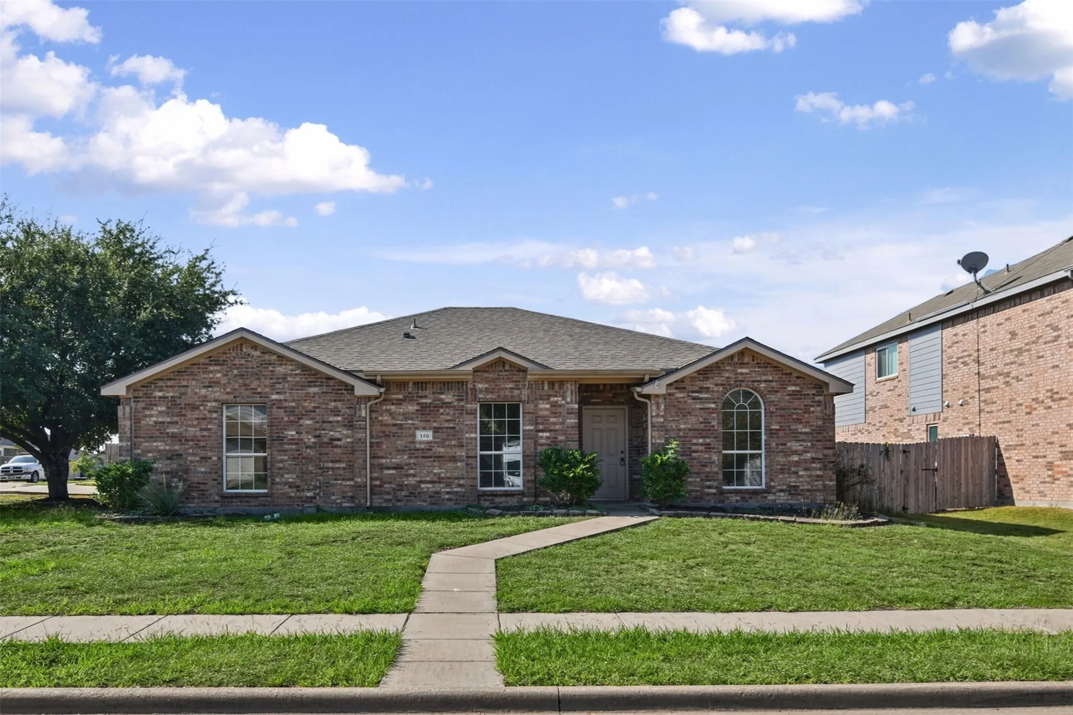 Single Family Residence For Sale in Kaufman County , 115 Angelina Drive, Crandall, Texas 75114, 5 Bedroom, 2 Bathroom, 2 Garage spaces, 1,881 Sqft, built in 2002, mls#21399676, Real Estate Agent in Crandall, Homes For Sale in Kaufman county, Homes For Sale in Crandall, Realtor in Crandall Texas, Real Estate Brokerage Independent Realty Texas, Luminita Cordes Realtor