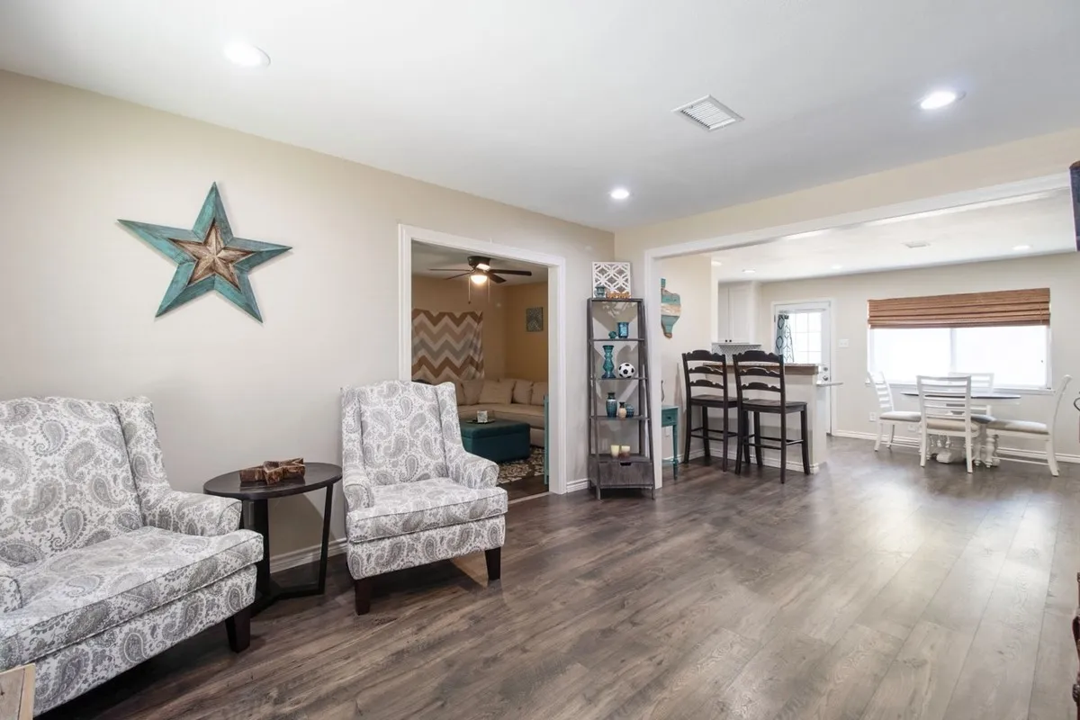 Single Family Residence For Sale in Dallas County , 4026 Salem Drive, Garland, Texas 75043, 4 Bedroom, 3 Bathroom, Garage spaces, 1,519 Sqft, built in 1971, mls#21400254, Real Estate Agent in Garland, Homes For Sale in Dallas county, Homes For Sale in Garland, Realtor in Garland Texas, Real Estate Brokerage Independent Realty Texas, Luminita Cordes Realtor
